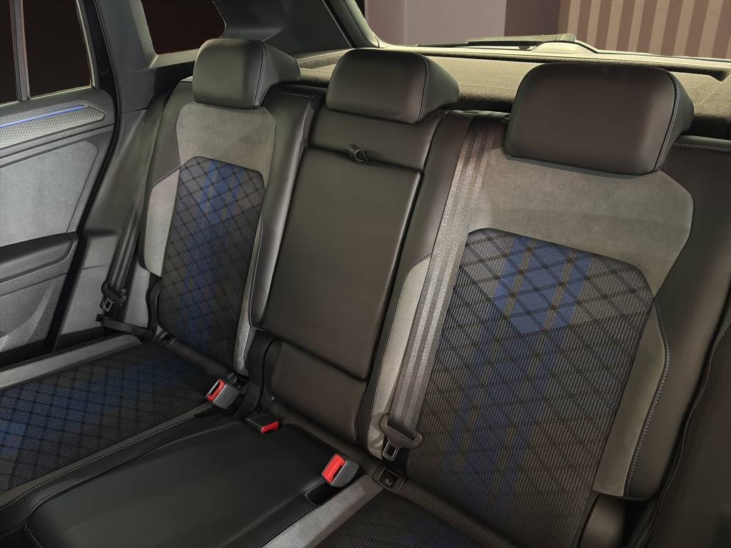 VW Tiguan 2.0TSI R 4Motion DSG-image-8