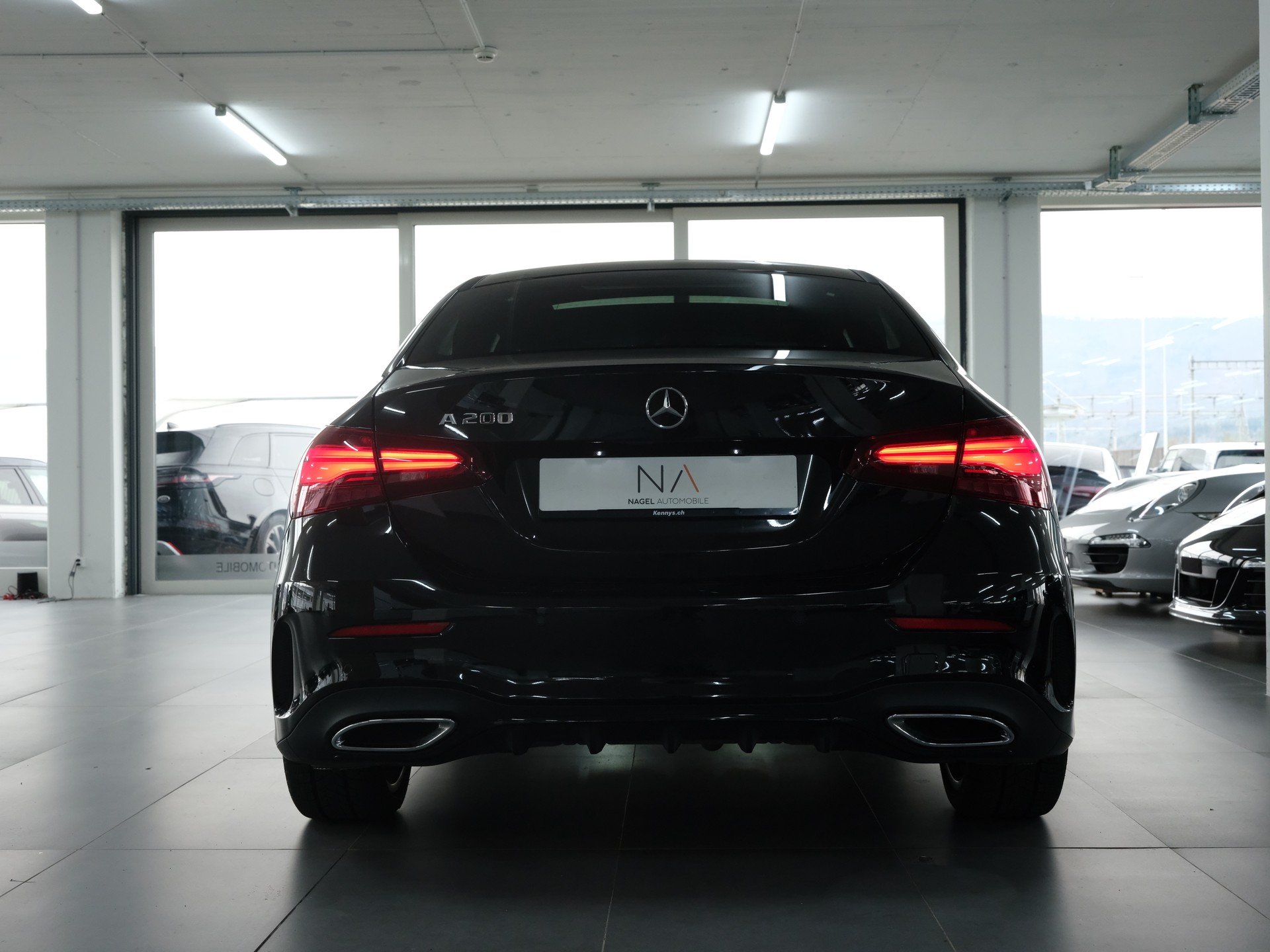 MERCEDES-BENZ A 200 7G-DCT AMG-LINE-showroom-element-3