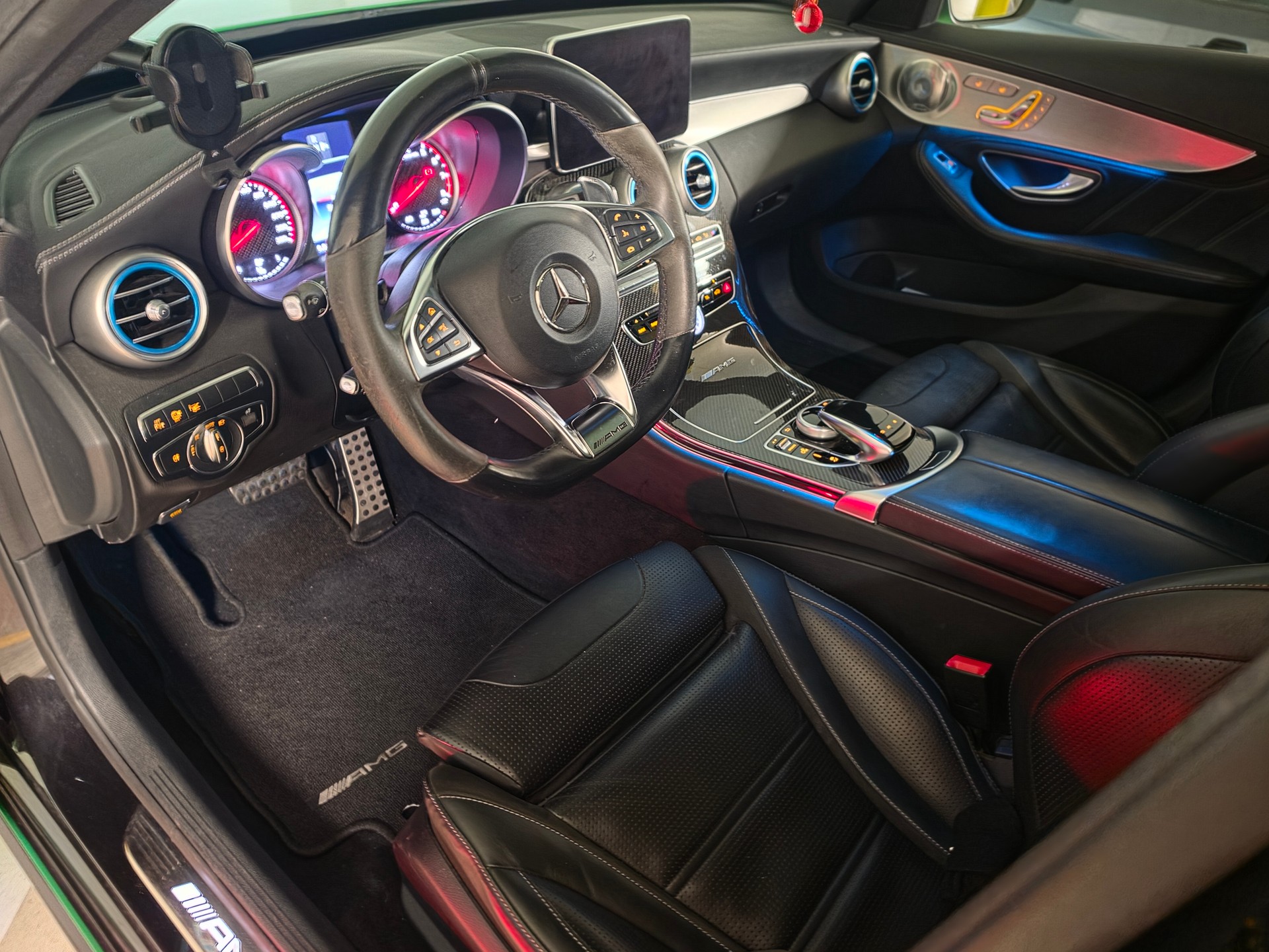 MERCEDES-BENZ C 63 S AMG Speedshift-image-2