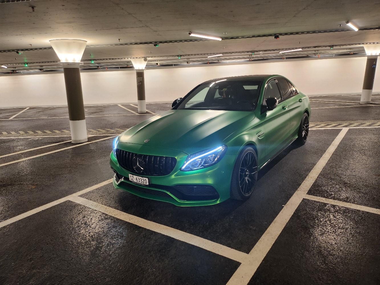 MERCEDES-BENZ C 63 S AMG Speedshift-image-1