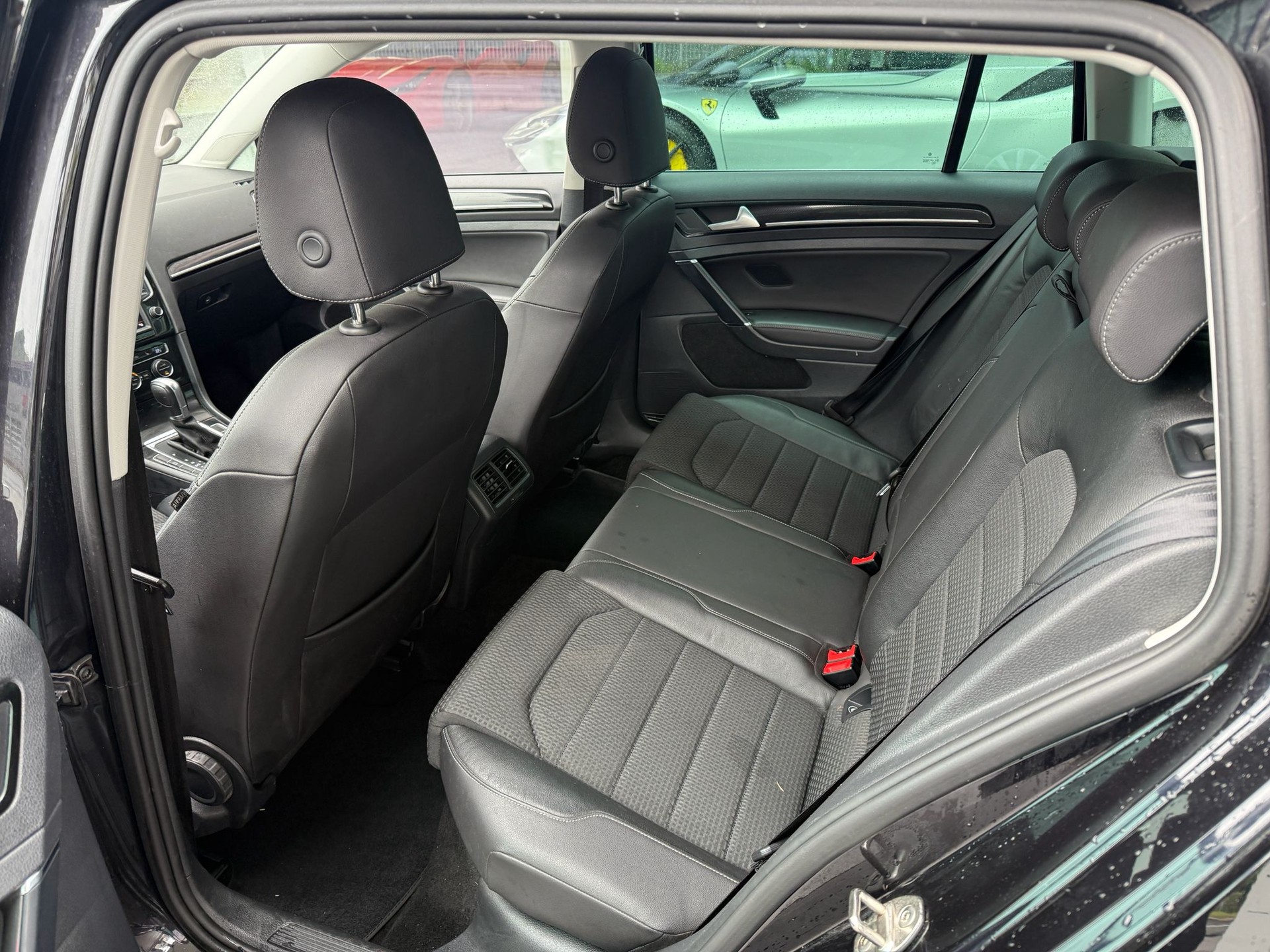 VW Golf Variant 2.0 TDI Highline-image-16