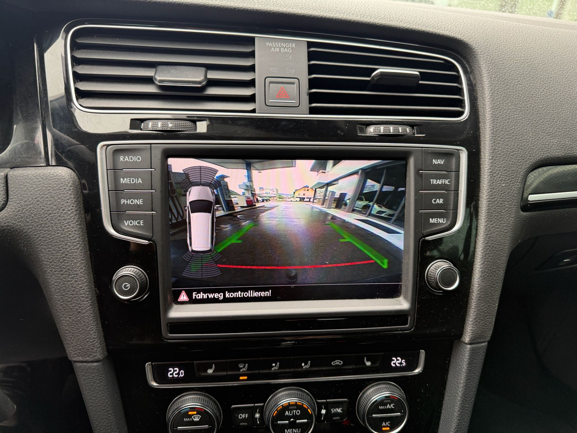 VW Golf Variant 2.0 TDI Highline-image-17