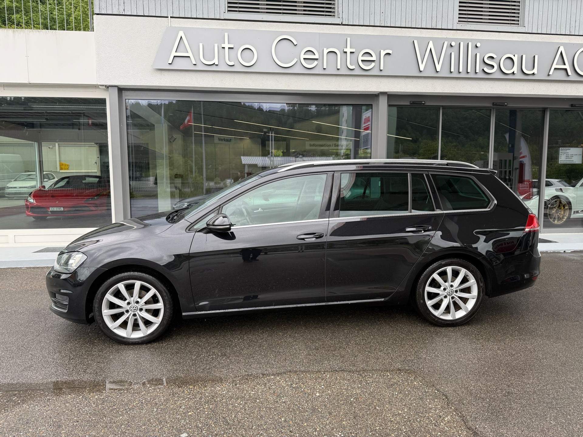 VW Golf Variant 2.0 TDI Highline-image-4