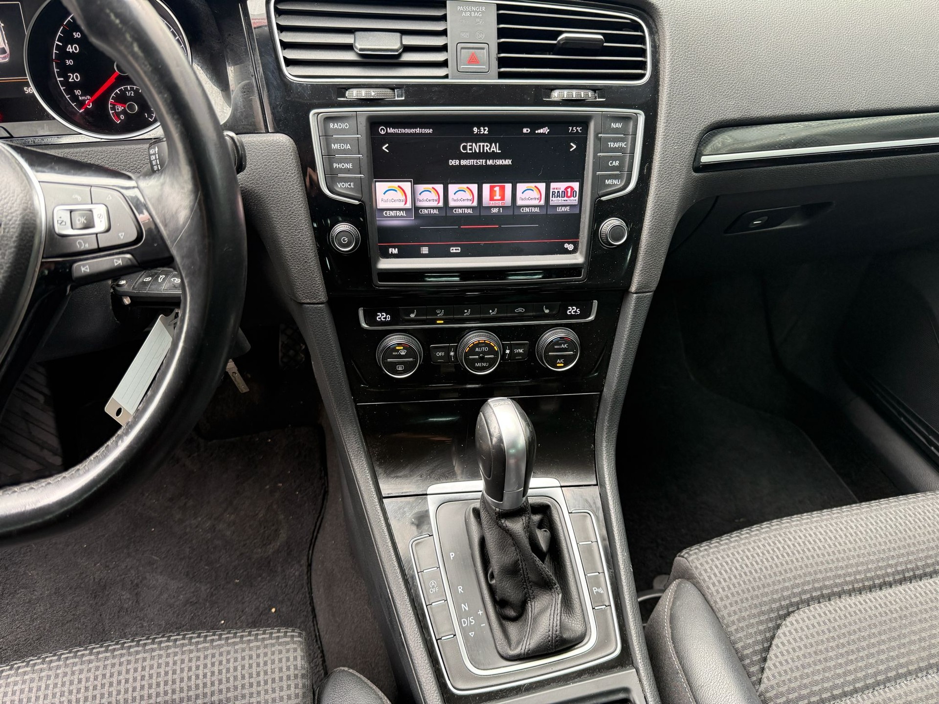 VW Golf Variant 2.0 TDI Highline-image-18