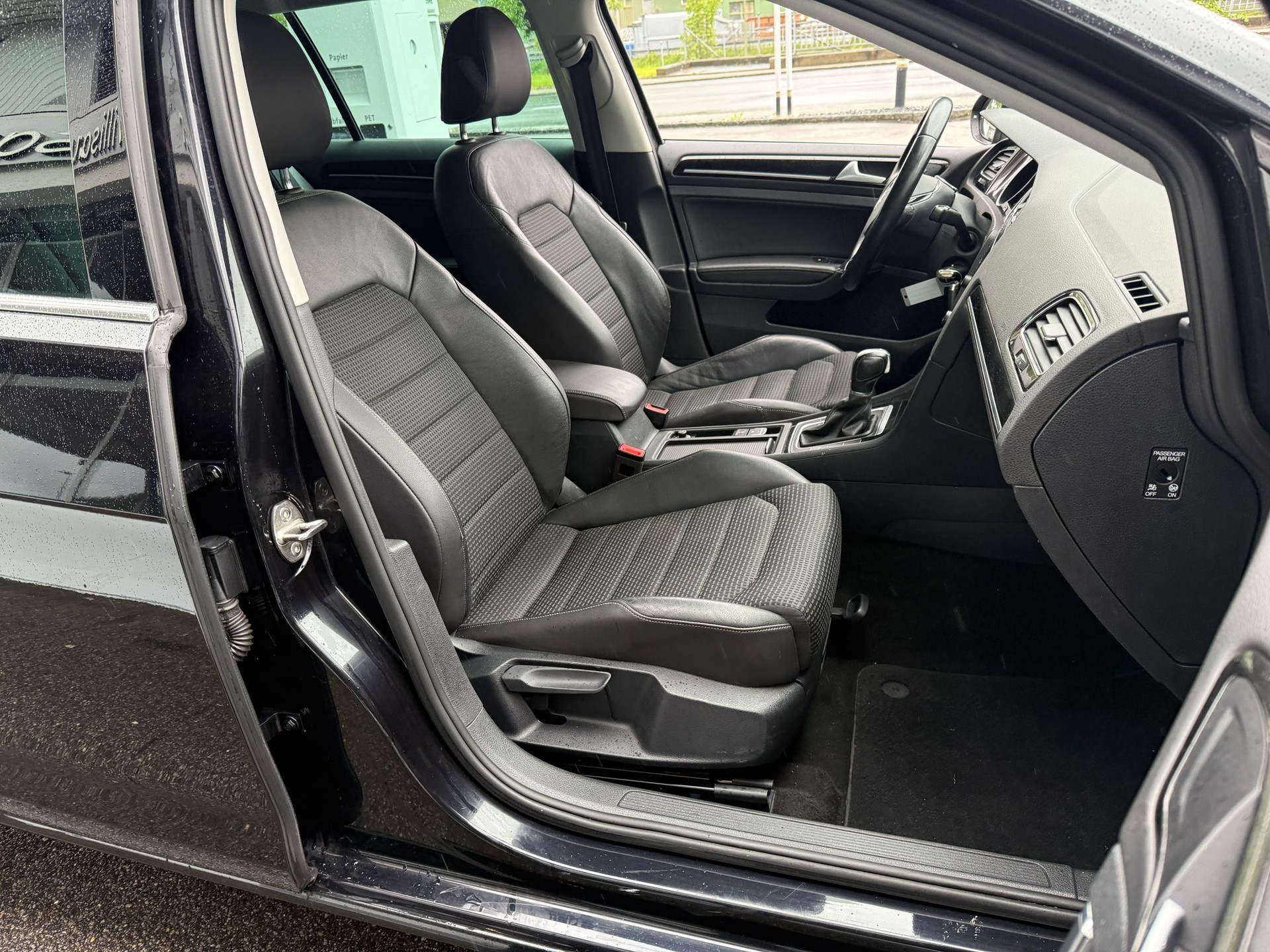 VW Golf Variant 2.0 TDI Highline-image-22