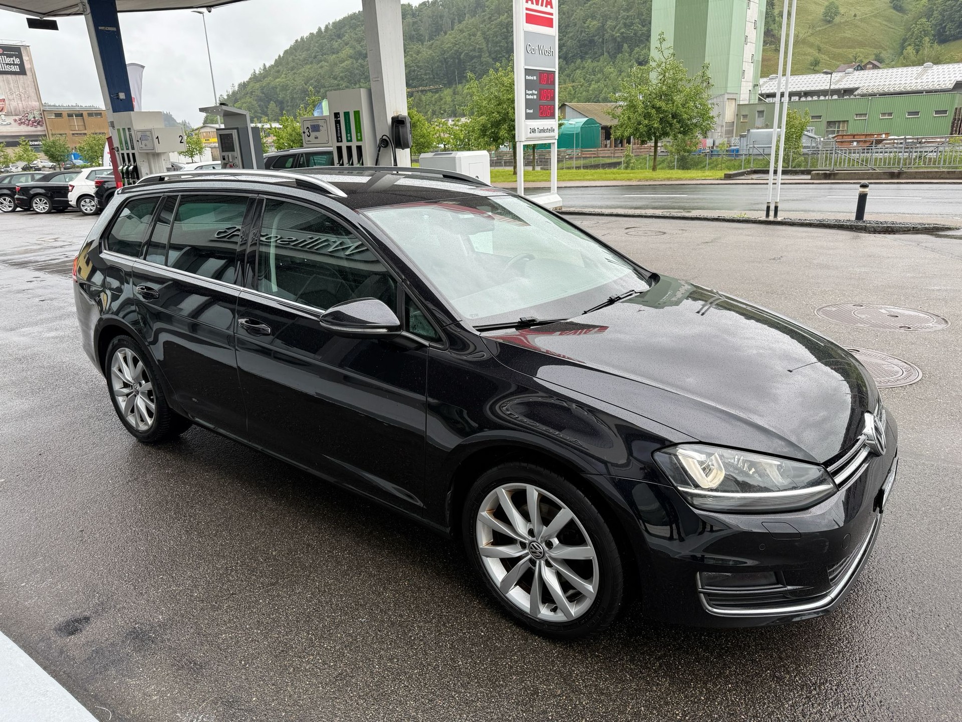 VW Golf Variant 2.0 TDI Highline-image-11