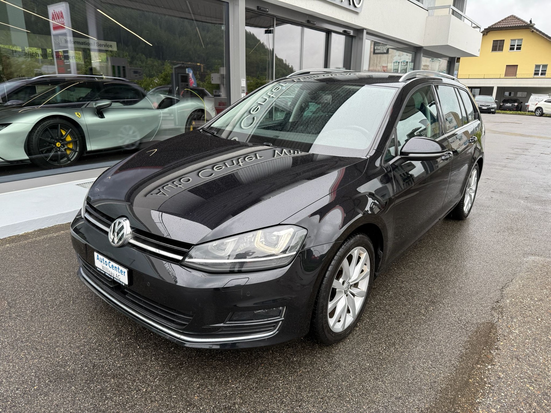 VW Golf Variant 2.0 TDI Highline-showroom-element-1
