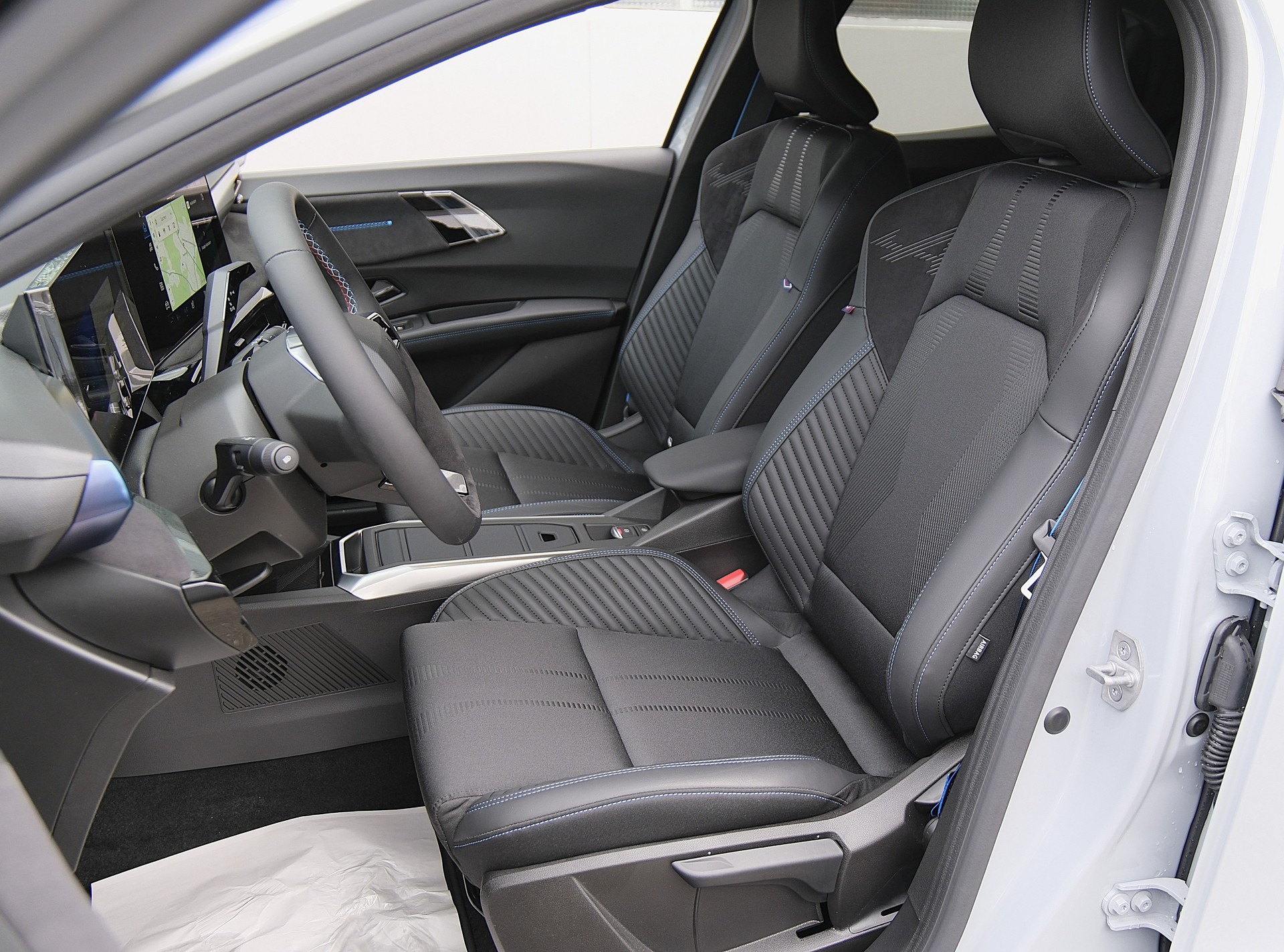 RENAULT Clio 1.8 E-Tech Esprit Alpine-image-3
