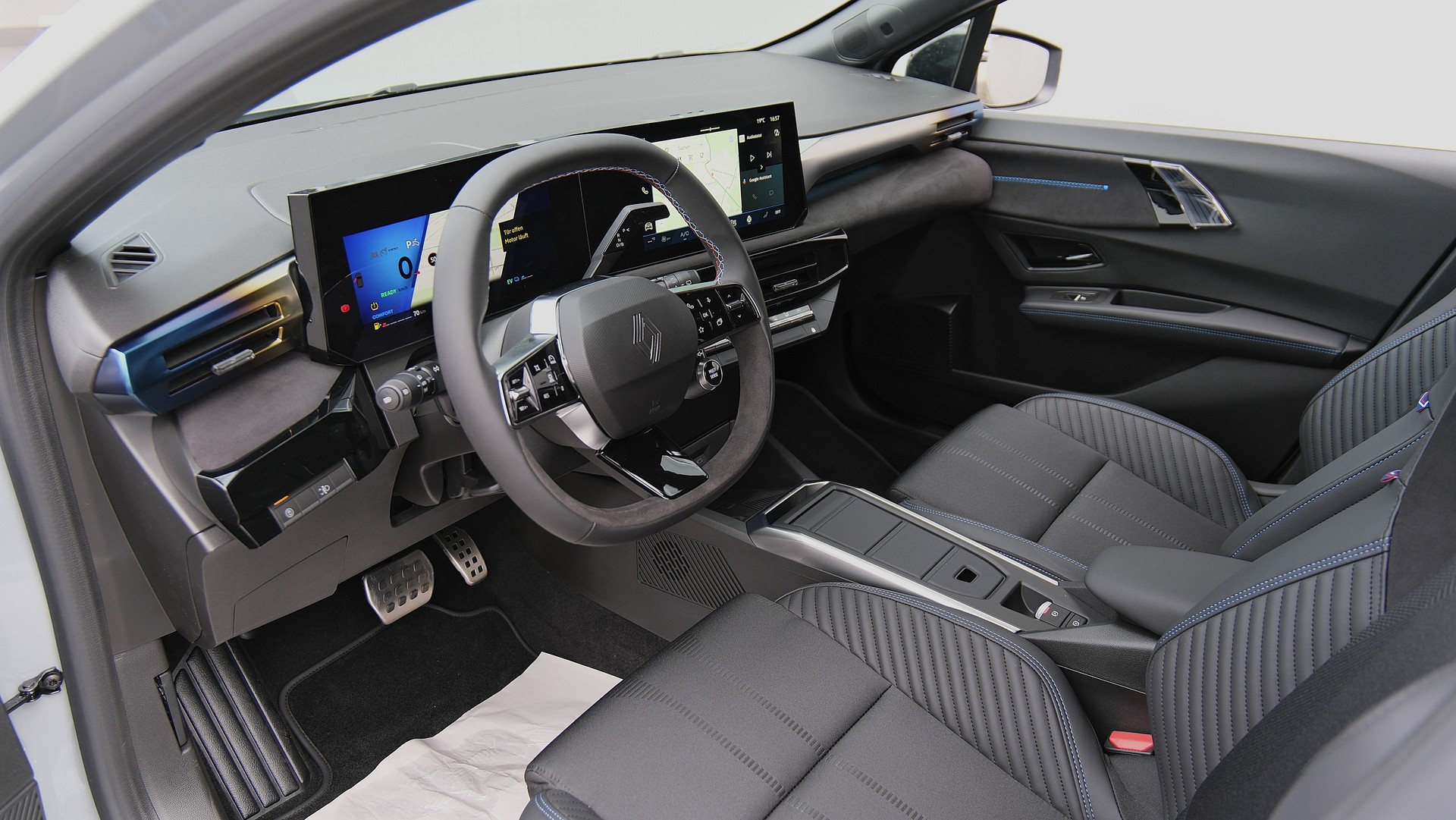 RENAULT Clio 1.8 E-Tech Esprit Alpine-image-2