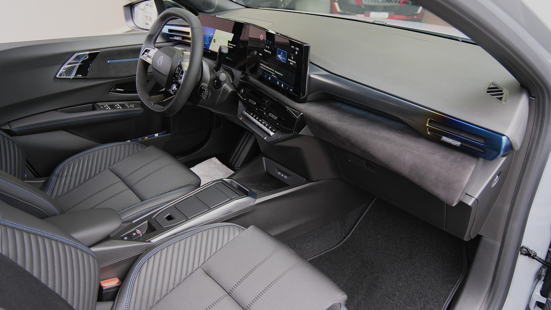 RENAULT Clio 1.8 E-Tech Esprit Alpine-image-15