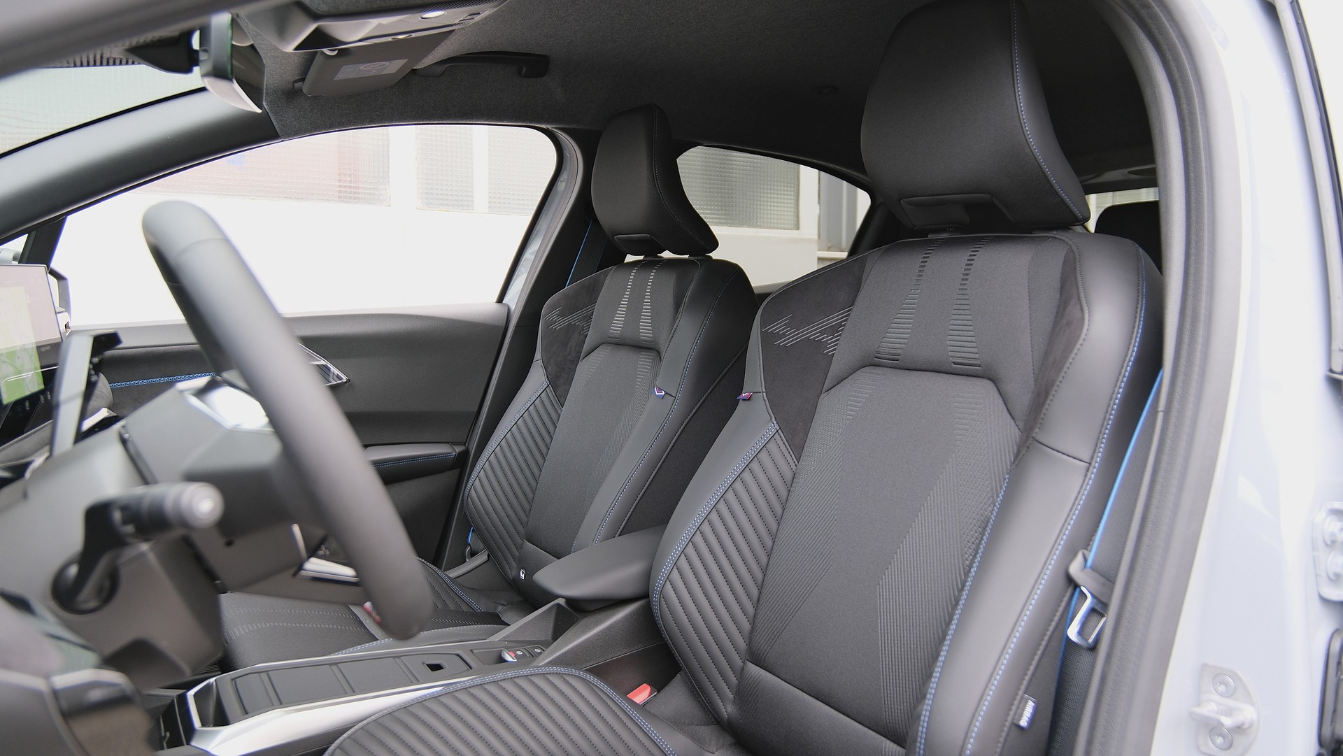 RENAULT Clio 1.8 E-Tech Esprit Alpine-image-4