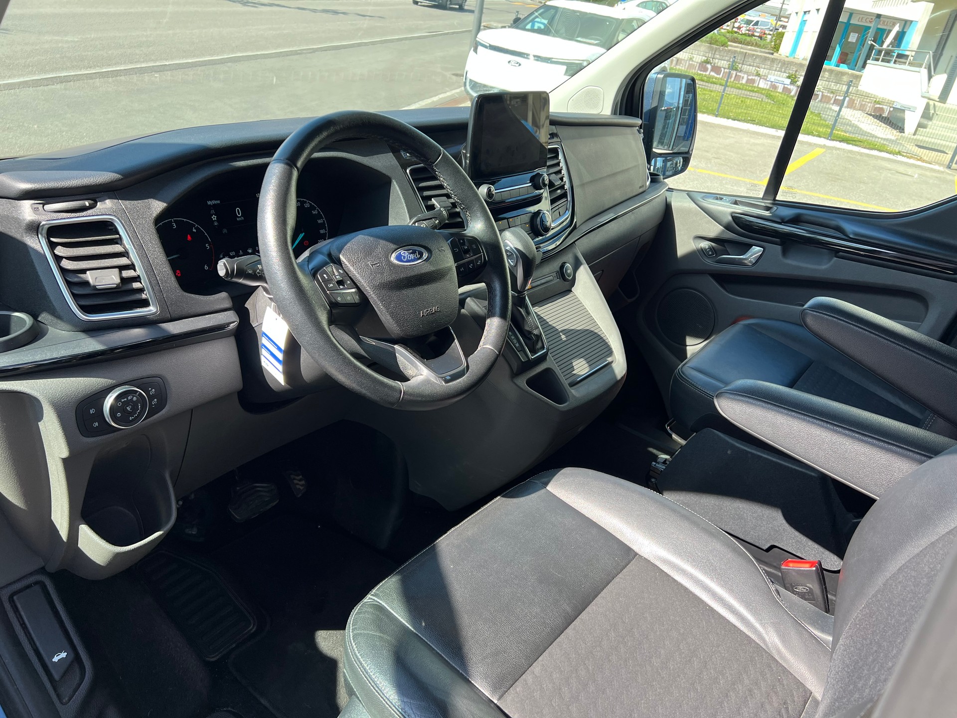 FORD Tourneo Custom 320 L1H1 Sport A-image-5