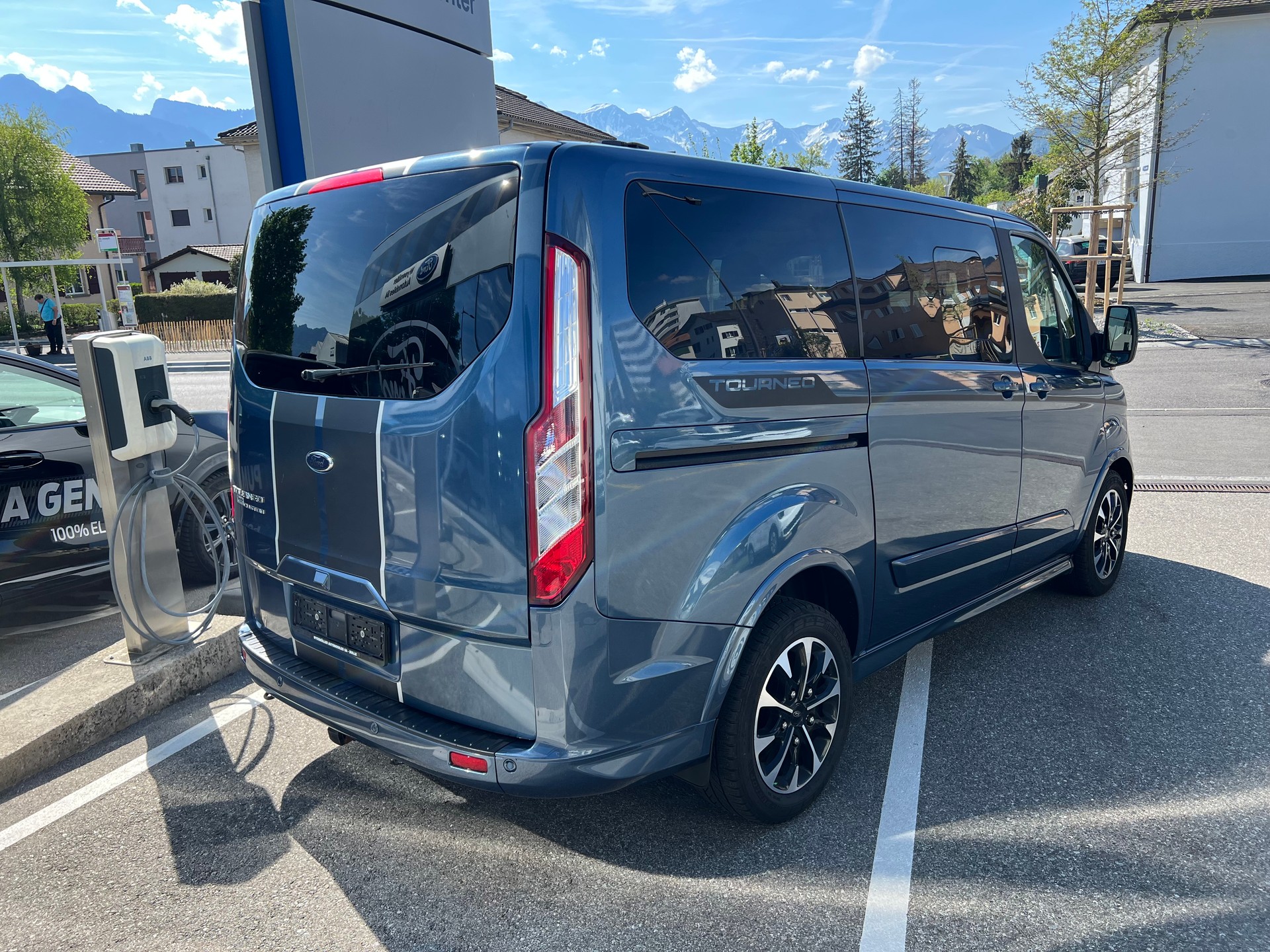FORD Tourneo Custom 320 L1H1 Sport A-image-1