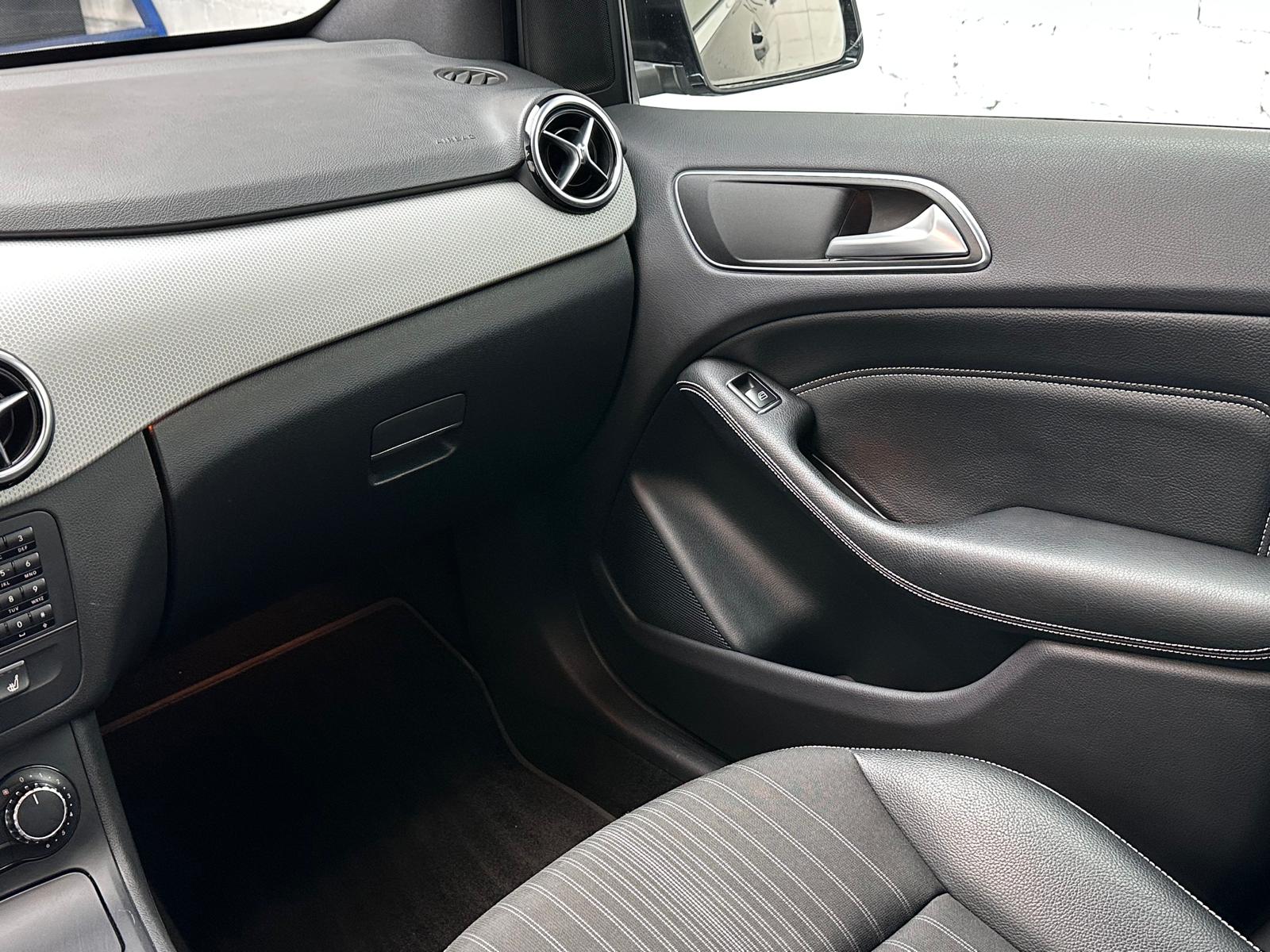 MERCEDES-BENZ B 200 7G-DCT-image-19