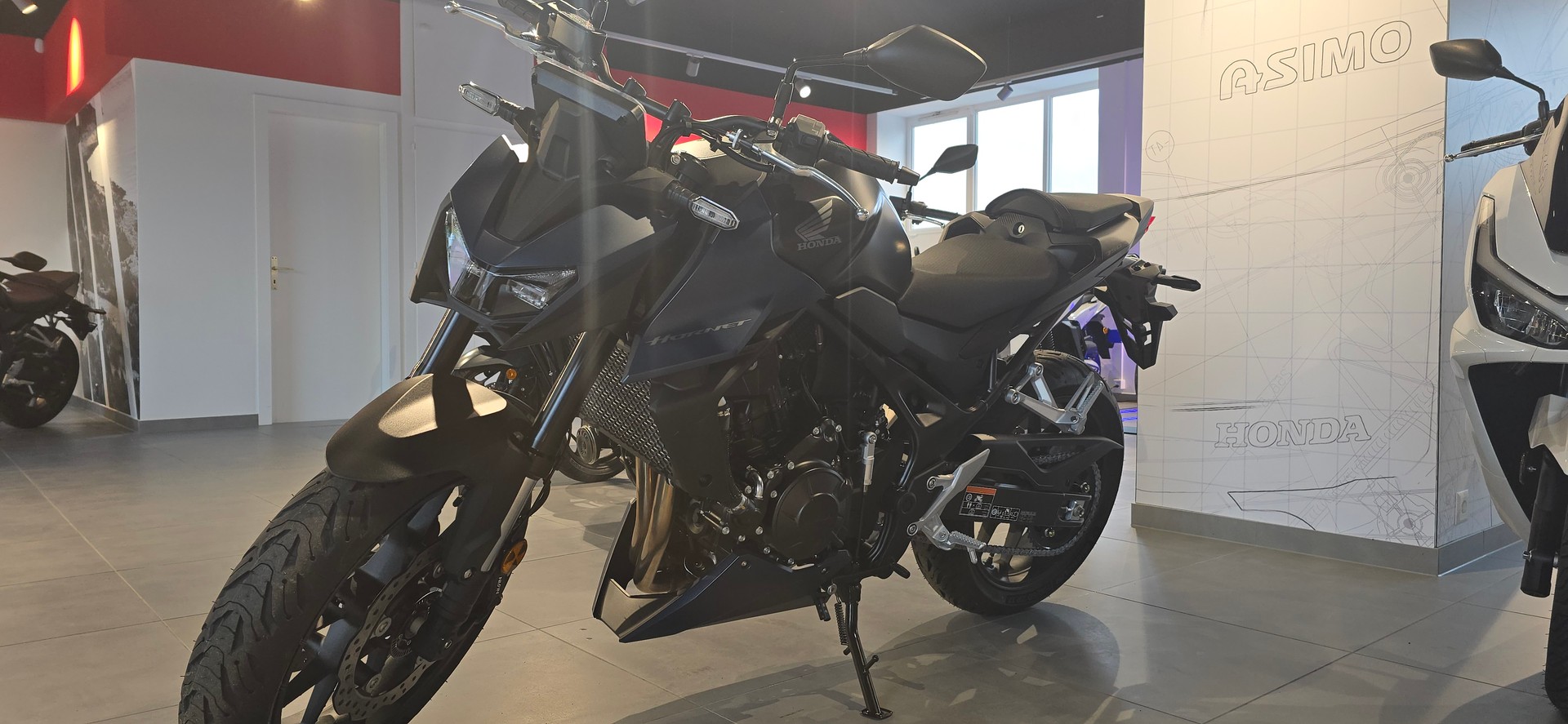 HONDA CB 750 Hornet E-Clutch-image-1