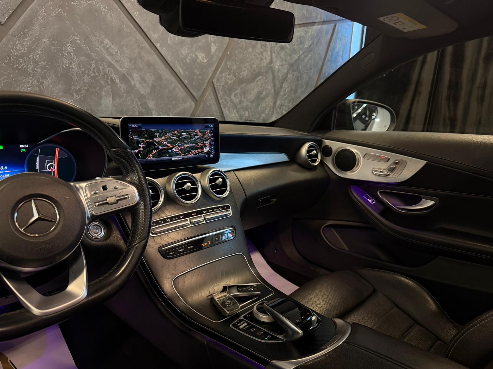 MERCEDES-BENZ C 200 Coupé 4Matic AMG Line 9G-Tronic-image-9