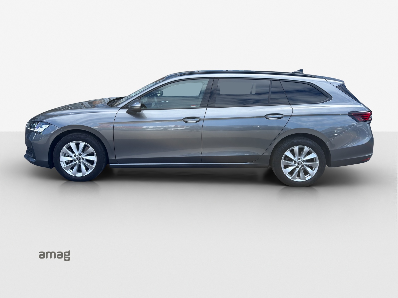 SKODA Superb Combi 2.0 TDi Selection 4x4 DSG-image-1