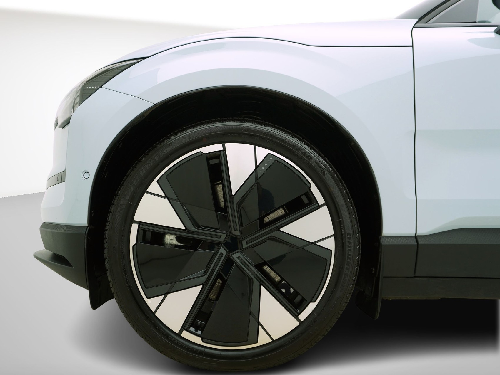 VOLVO EX 30 E60 Twin Ultra Performance AWD-image-6