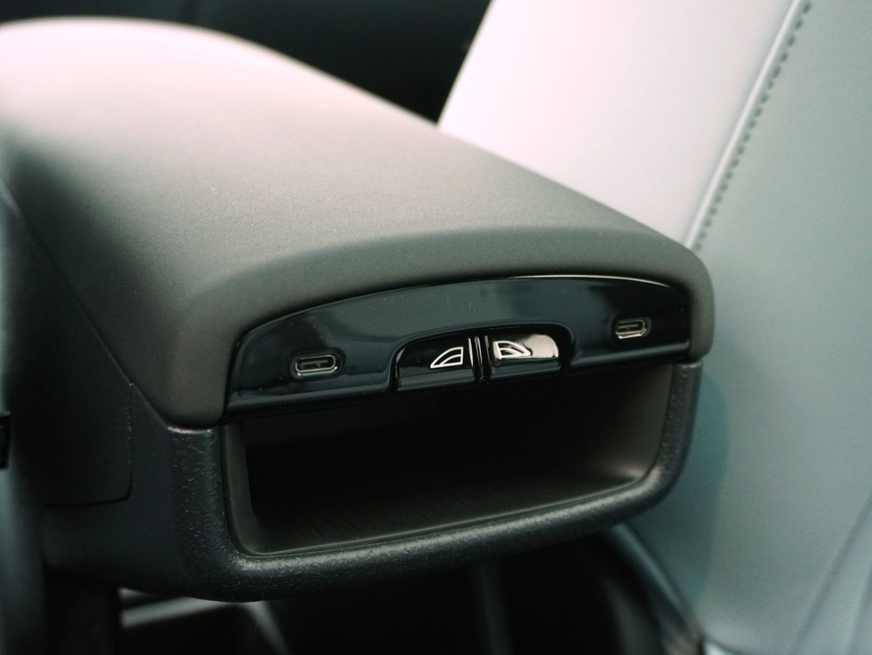 VOLVO EX 30 E60 Twin Ultra Performance AWD-image-15