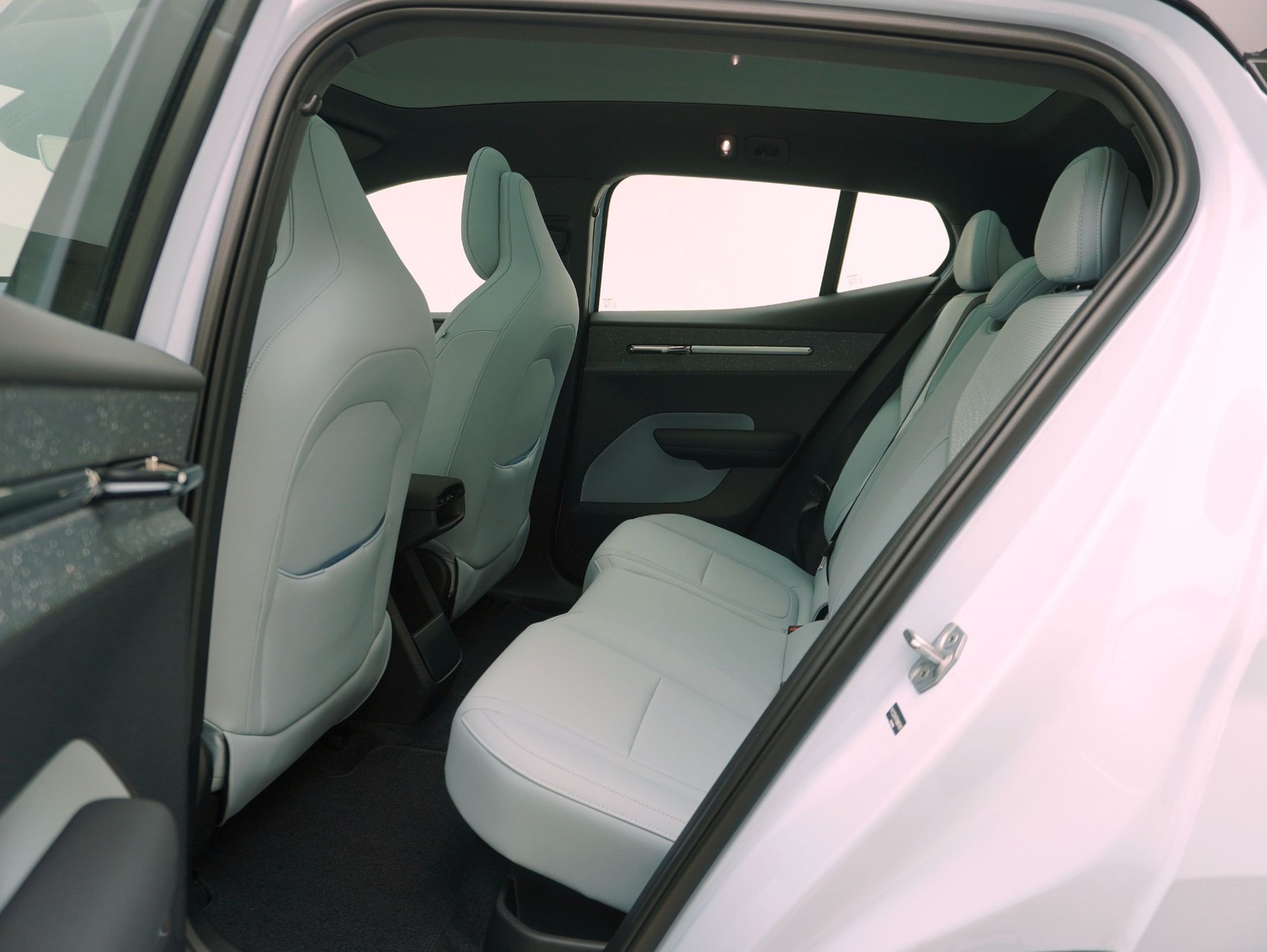 VOLVO EX 30 E60 Twin Ultra Performance AWD-image-14