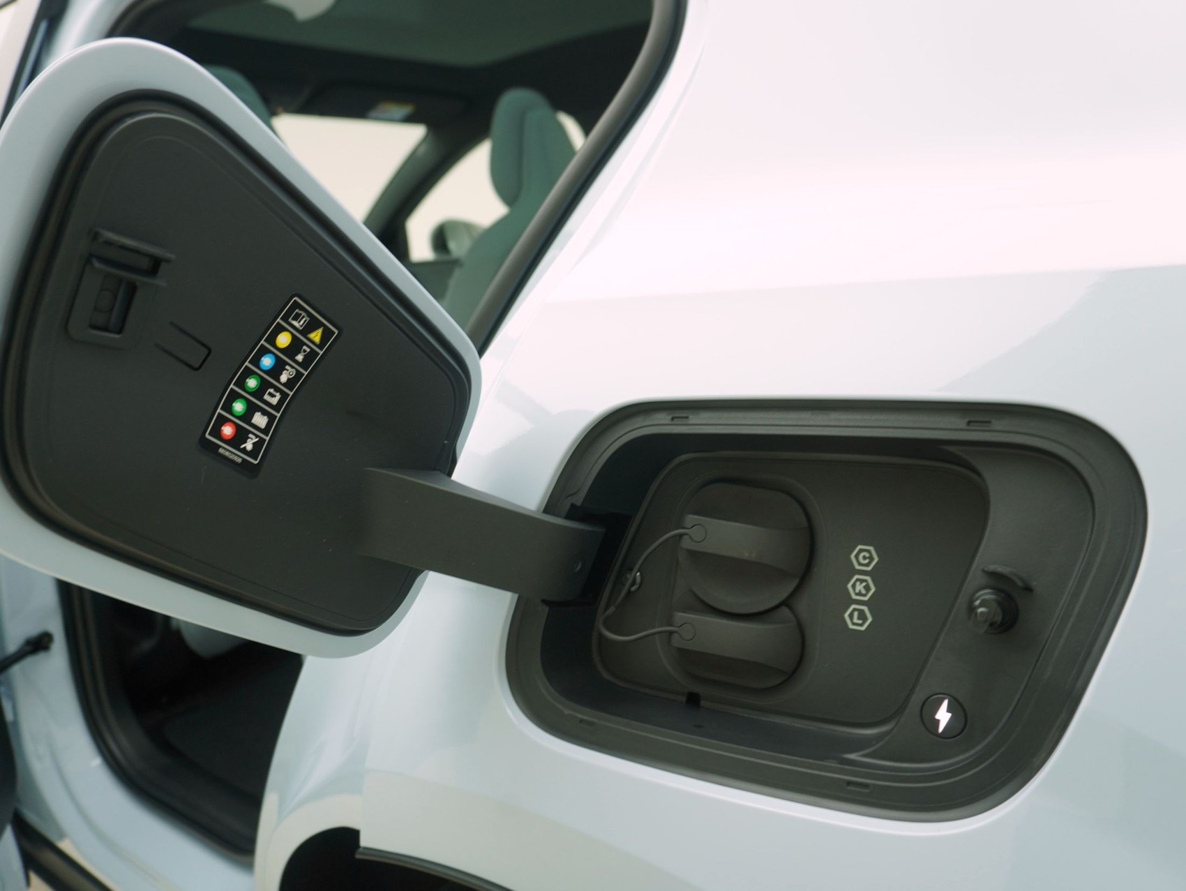 VOLVO EX 30 E60 Twin Ultra Performance AWD-image-8
