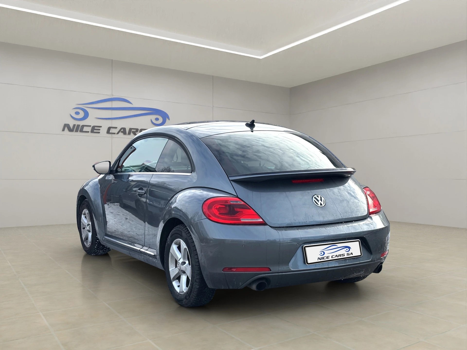 VW Beetle 2.0 TSI Sport DSG-image-9