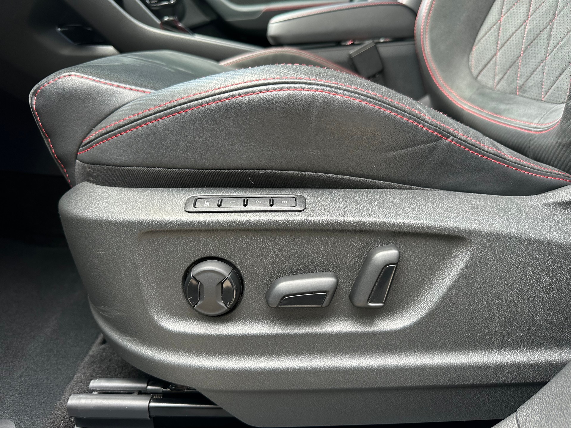 SKODA Kodiaq 2.0 TSI 4x4 RS-image-10