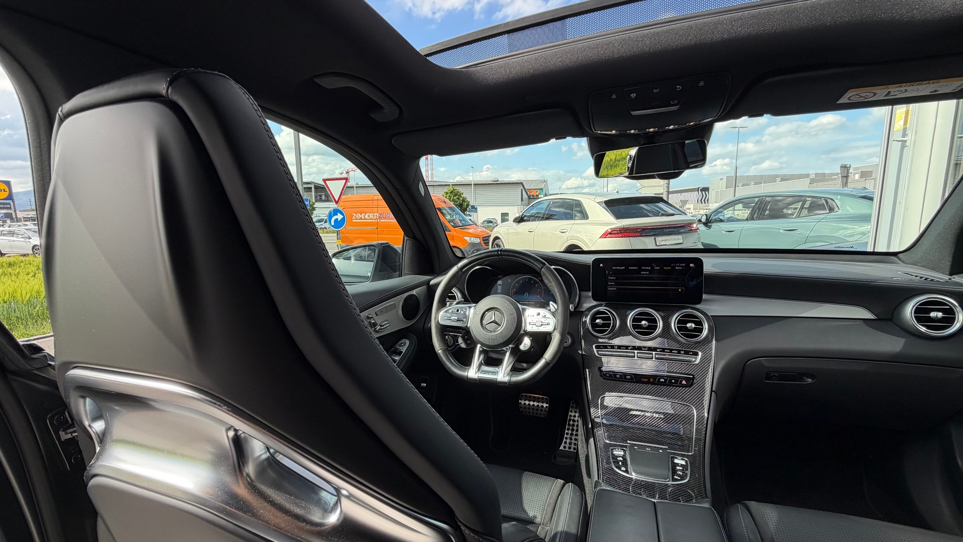 MERCEDES-BENZ GLC 63 S AMG 4Matic 9G-Tronic-image-17