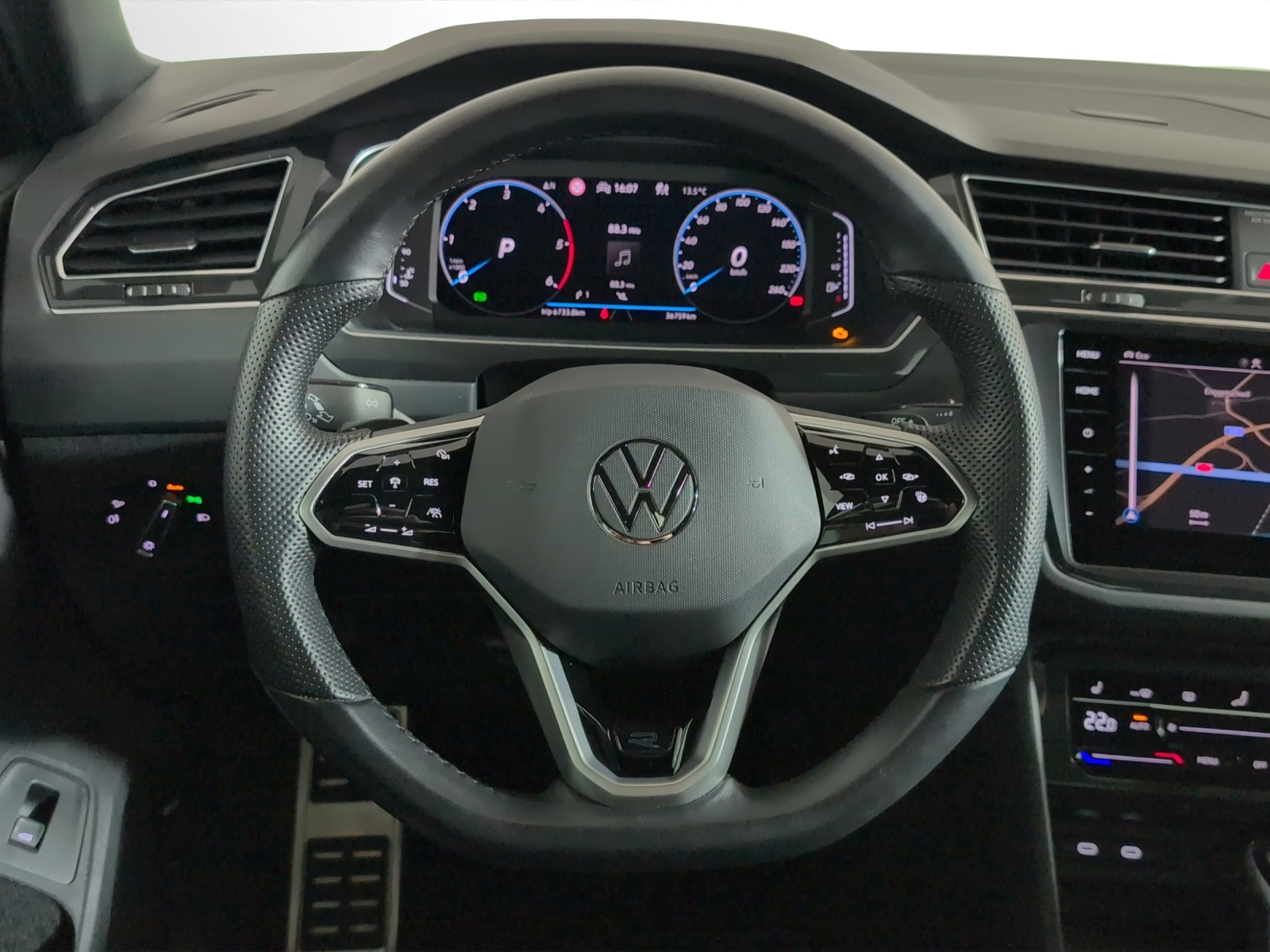VW Tiguan 2.0 TDI SCR R-Line 4Motion DSG-image-10