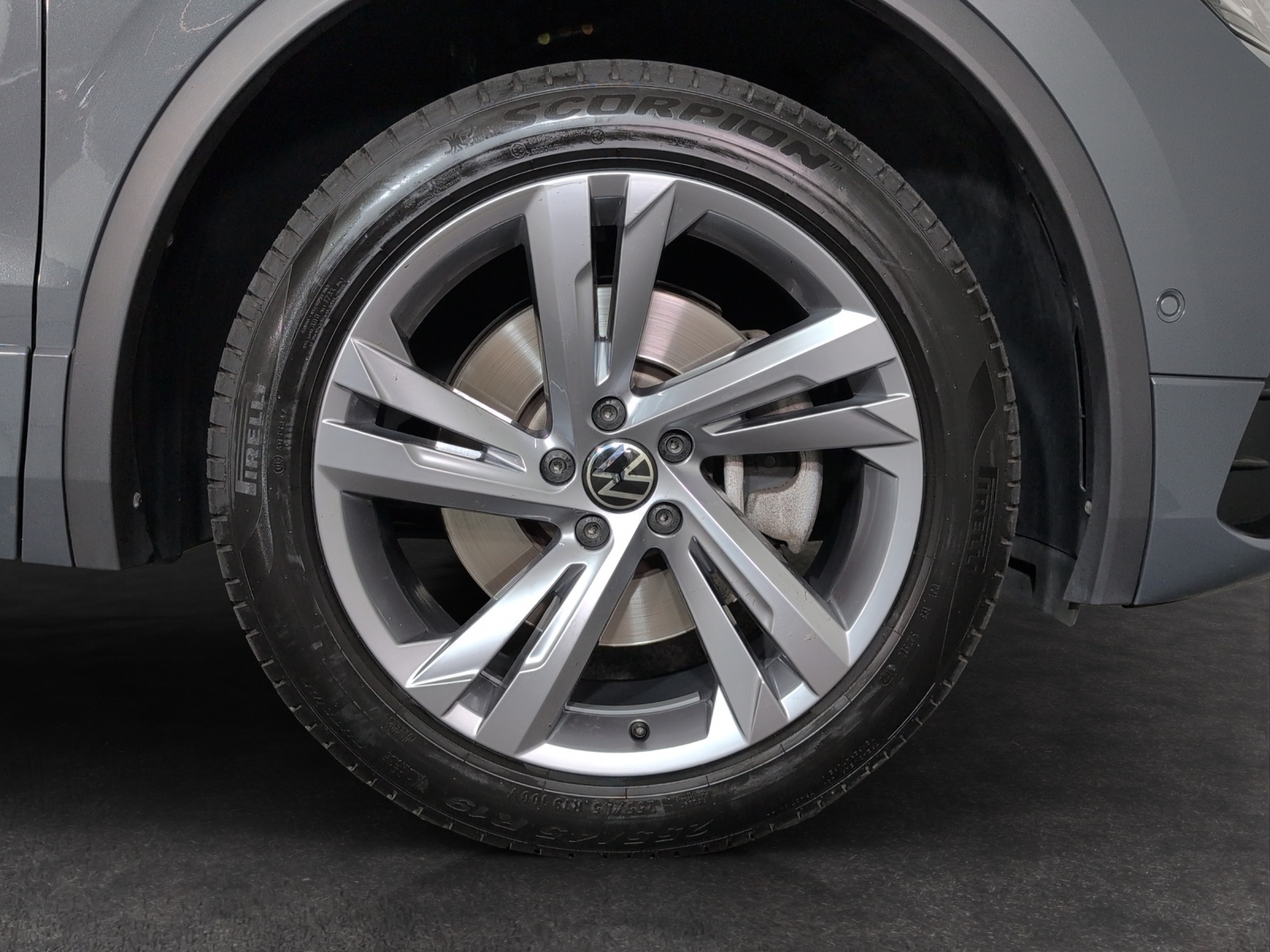 VW Tiguan 2.0 TDI SCR R-Line 4Motion DSG-image-4