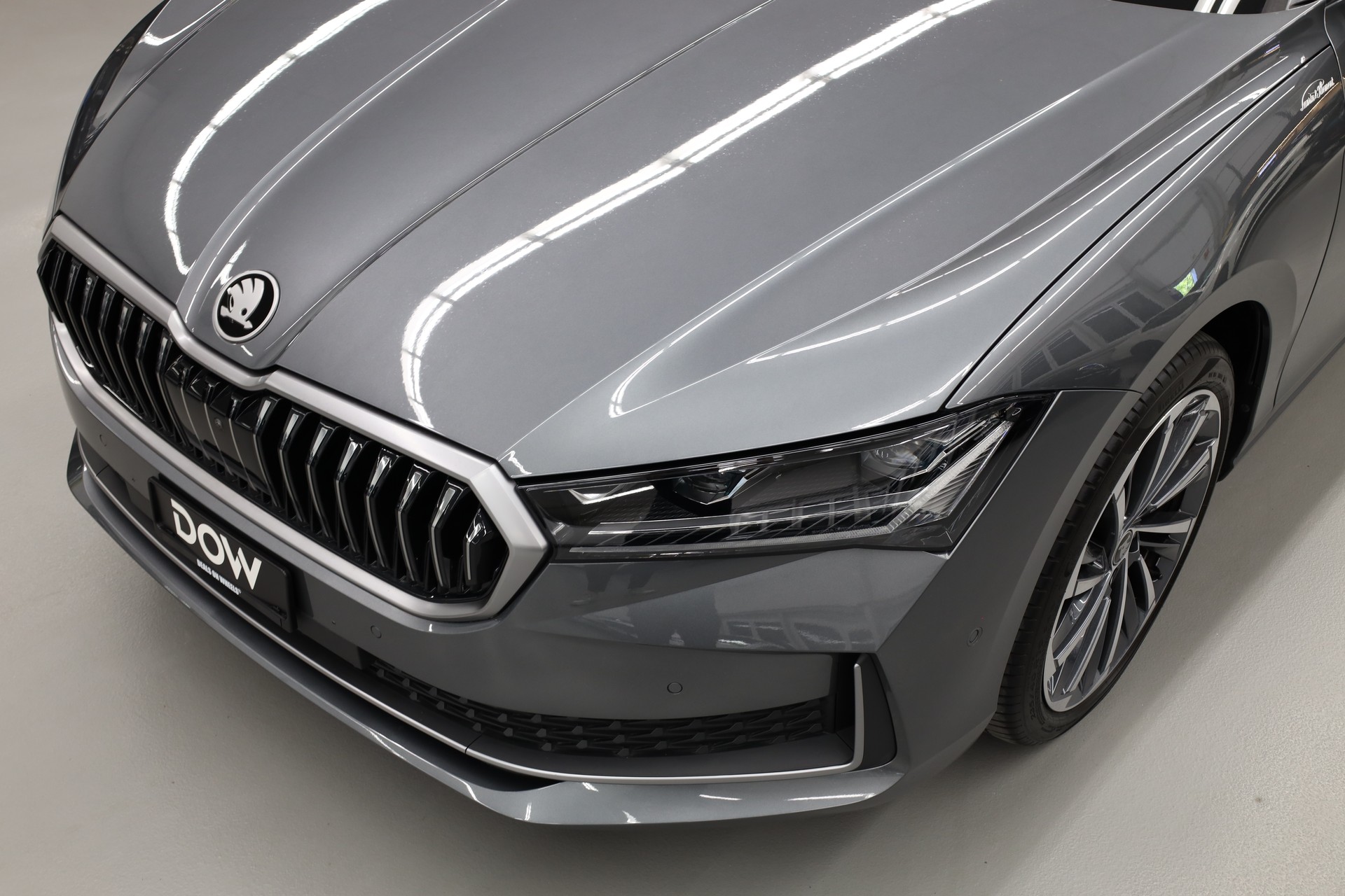 SKODA Superb Combi 2.0 TSI L & K DSG-image-5