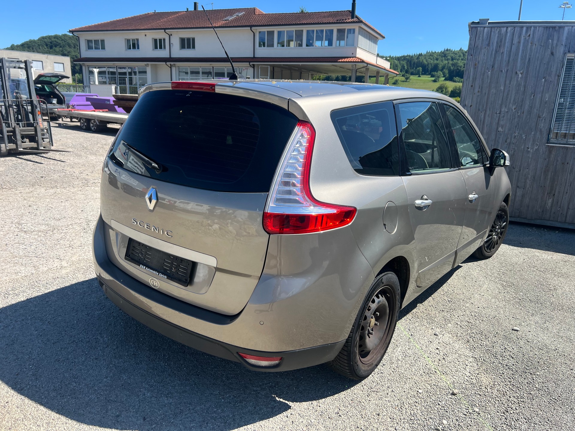 RENAULT Grand Scénic 2.0 16V Dynamique X-Tronic CVT-image-4