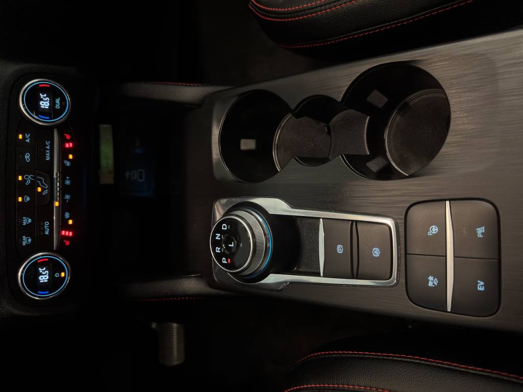 FORD Kuga 2.5 PHEV ST-Line X 2WD-image-10