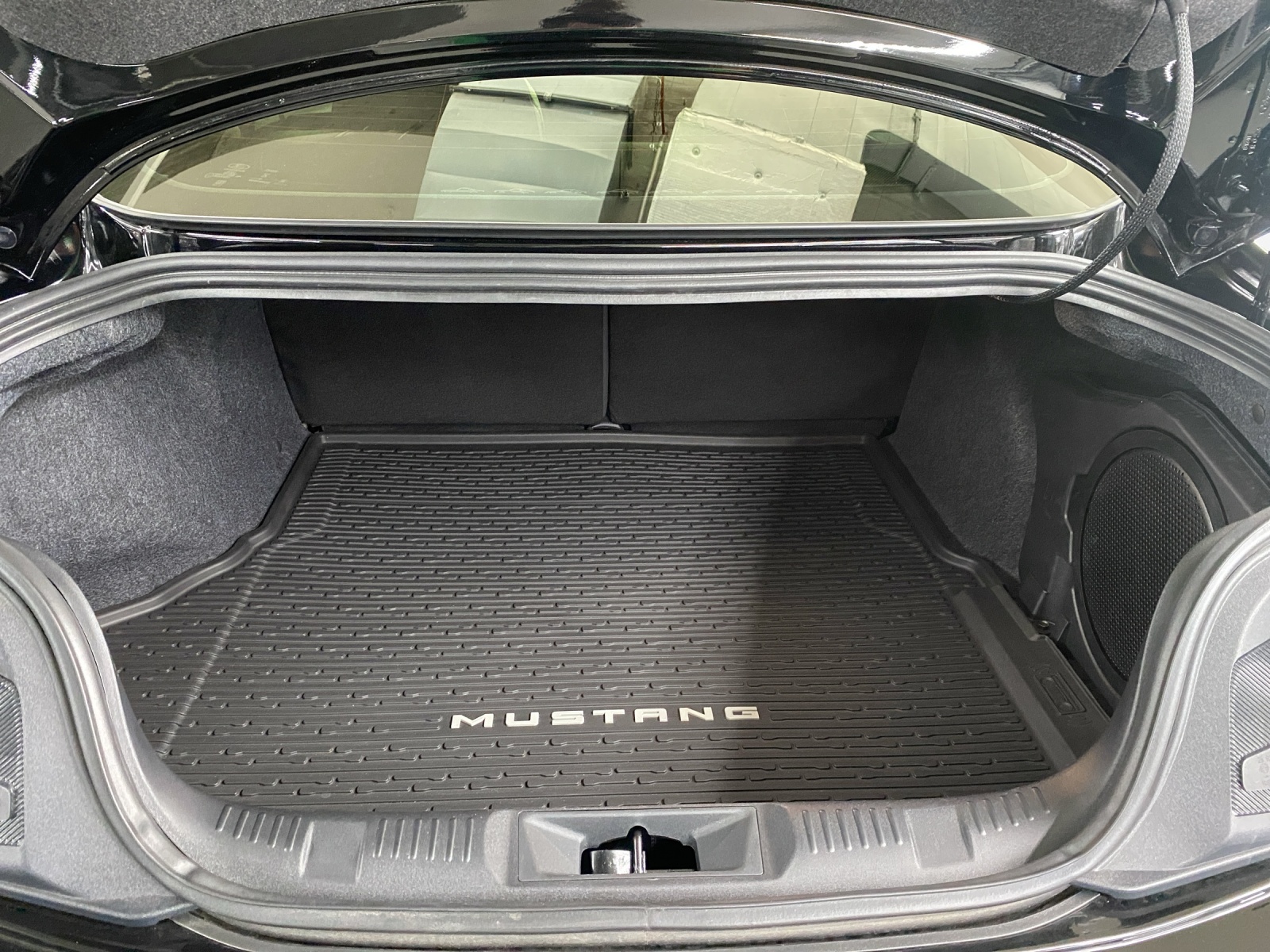 FORD Mustang Fastback 5.0 V8 GT Automat-image-12