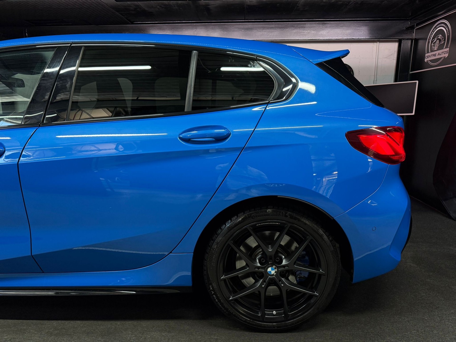 BMW M135i xDrive Steptronic-image-6