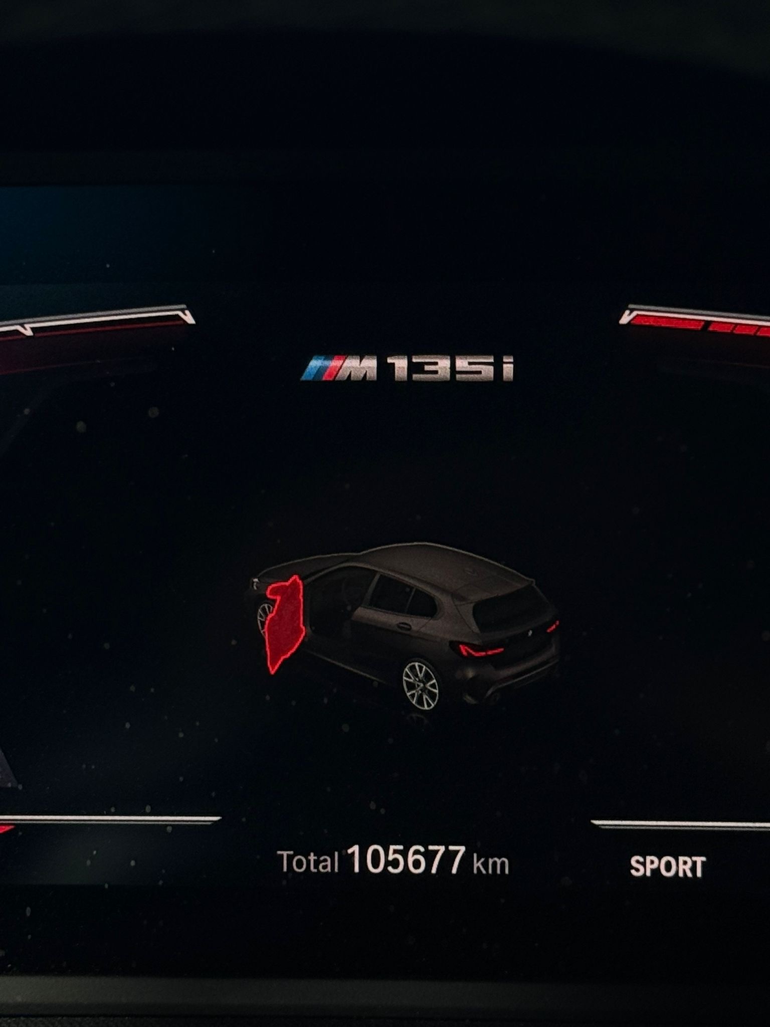 BMW M135i xDrive Steptronic-image-23