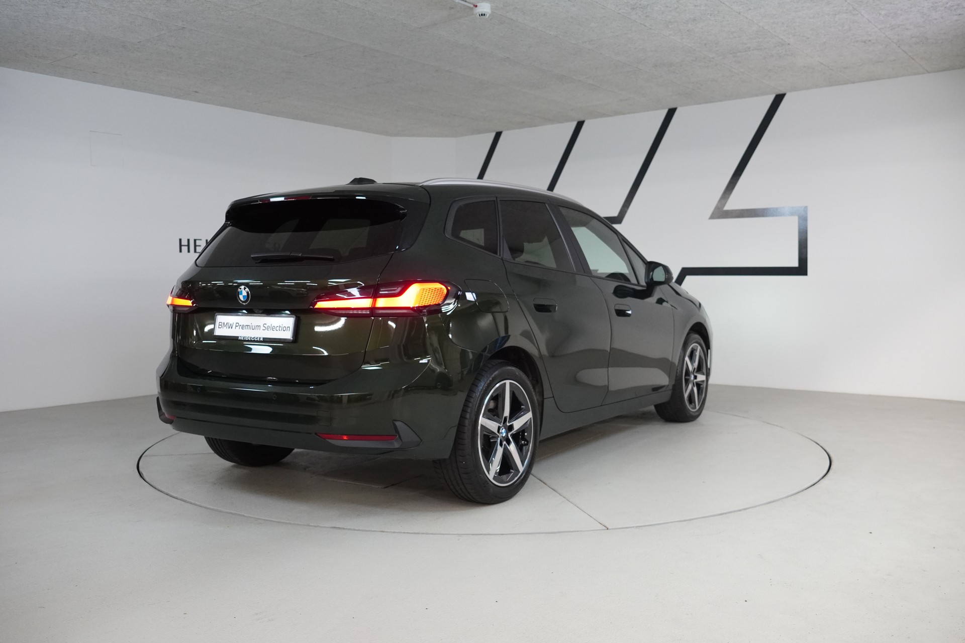 BMW 223i Active Tourer xDrive DKG-image-6
