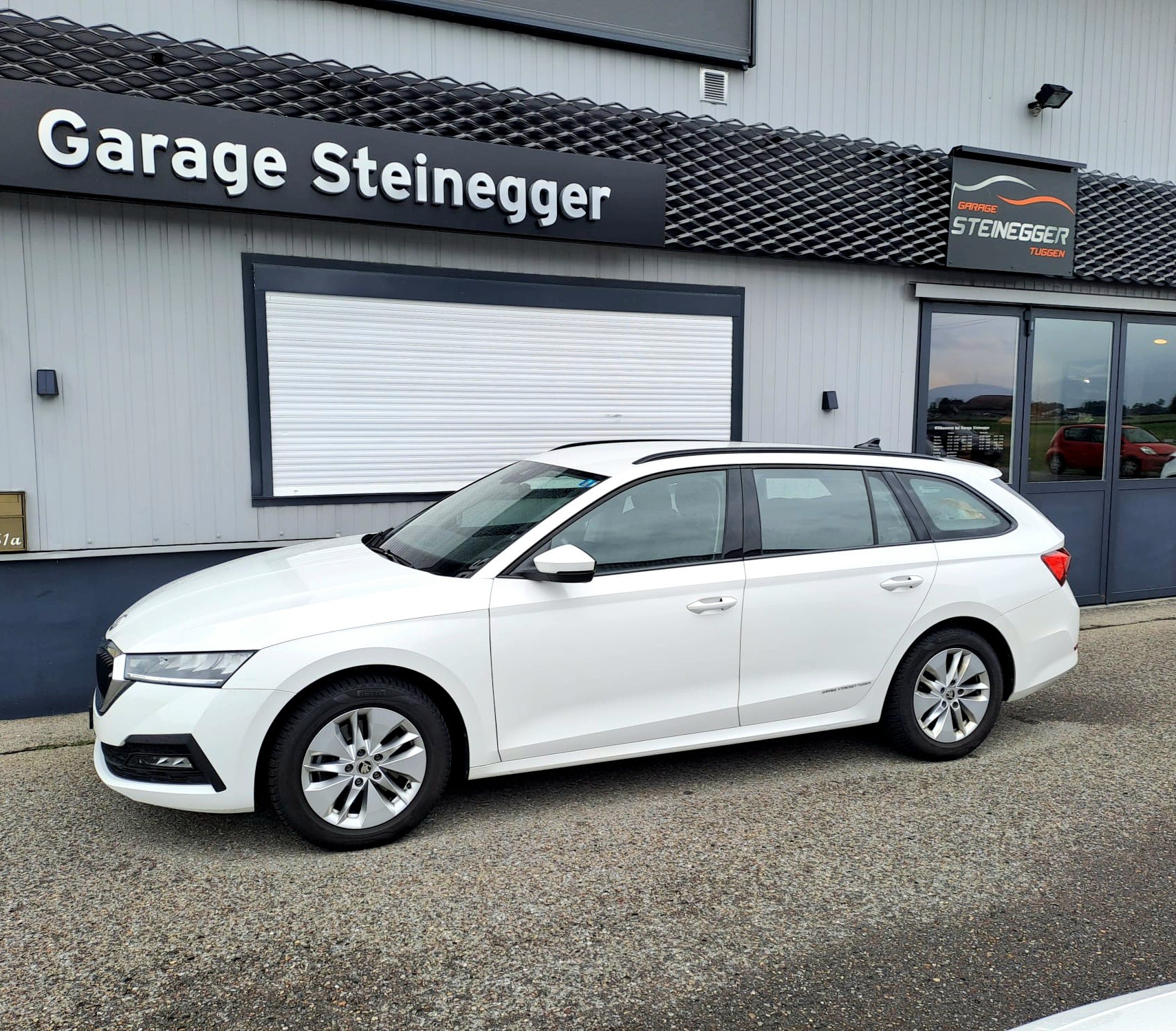SKODA Octavia Combi 2.0 TDI DSG Ambition 4x4-image-4