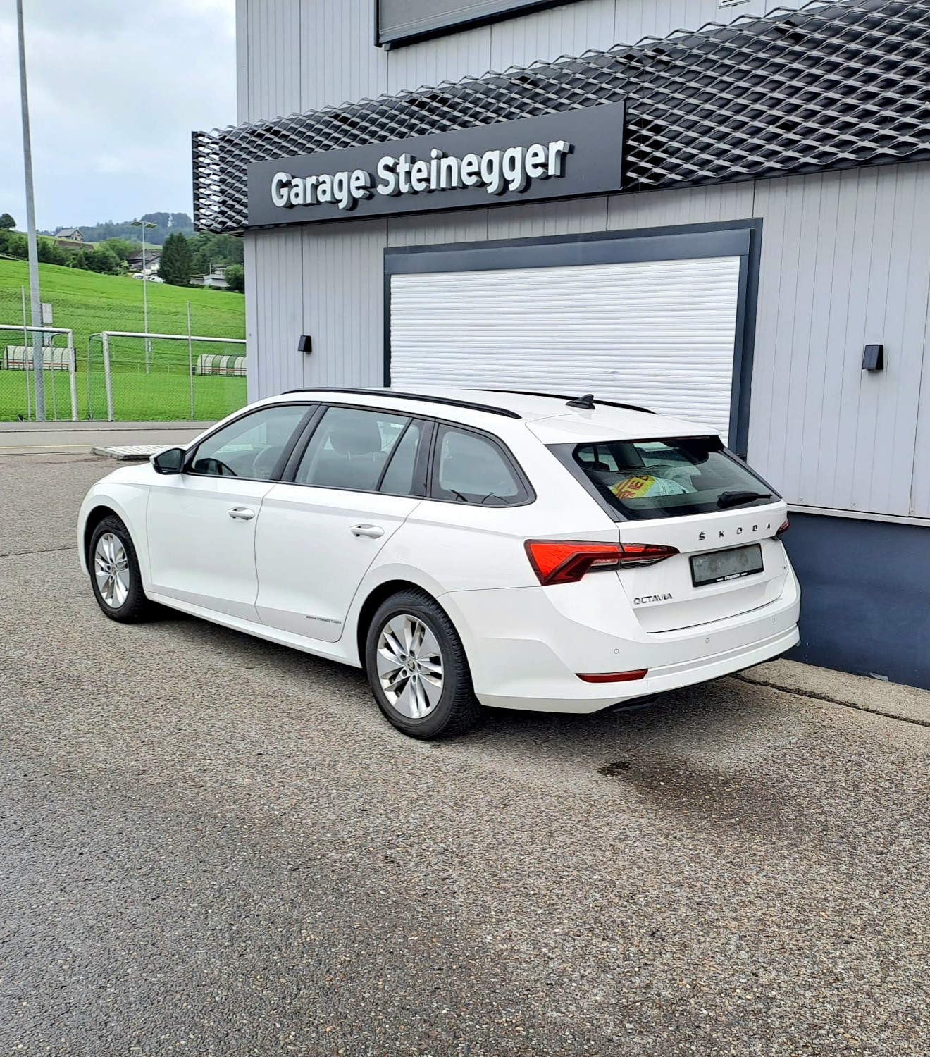 SKODA Octavia Combi 2.0 TDI DSG Ambition 4x4-image-7