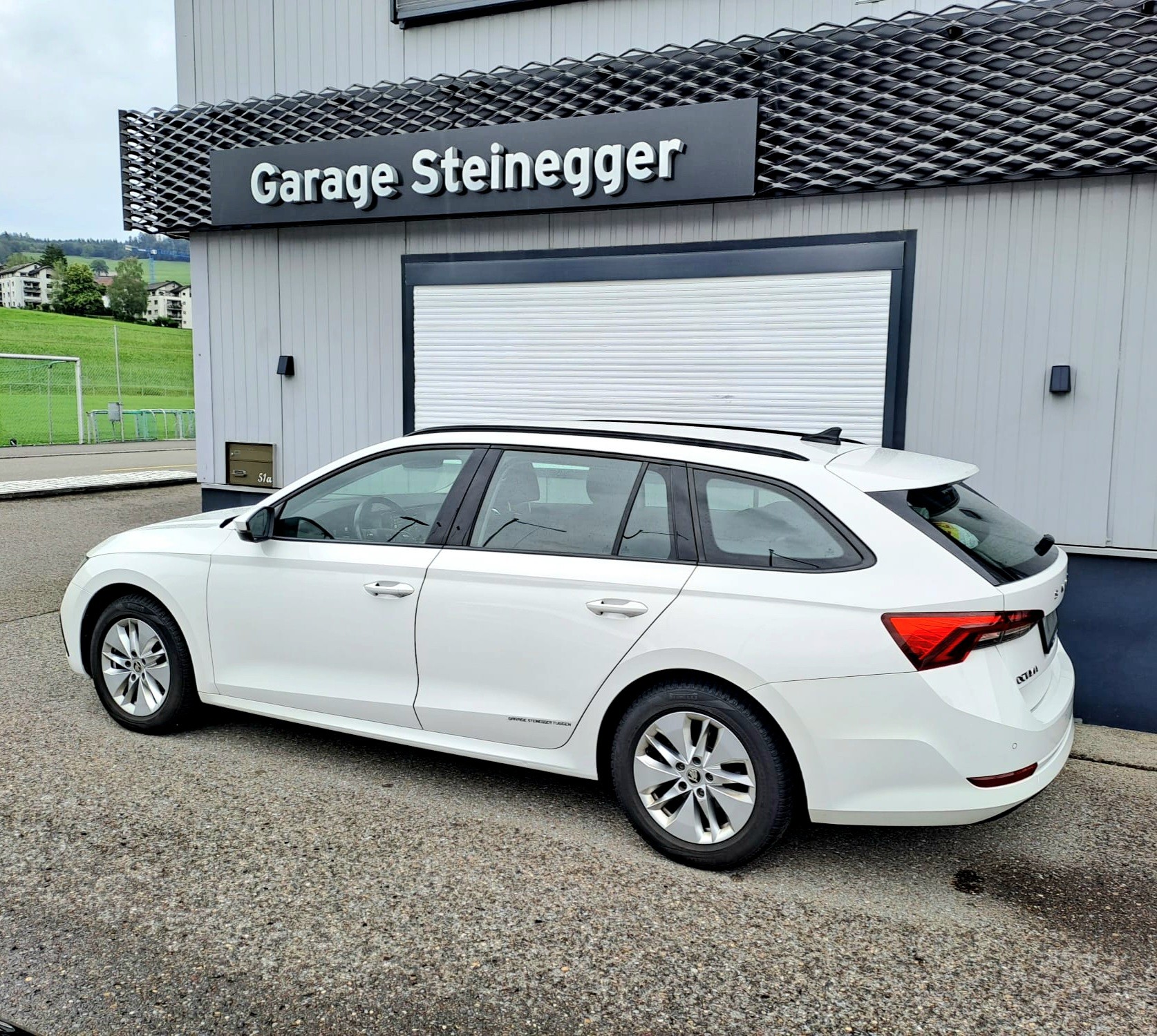 SKODA Octavia Combi 2.0 TDI DSG Ambition 4x4-image-6