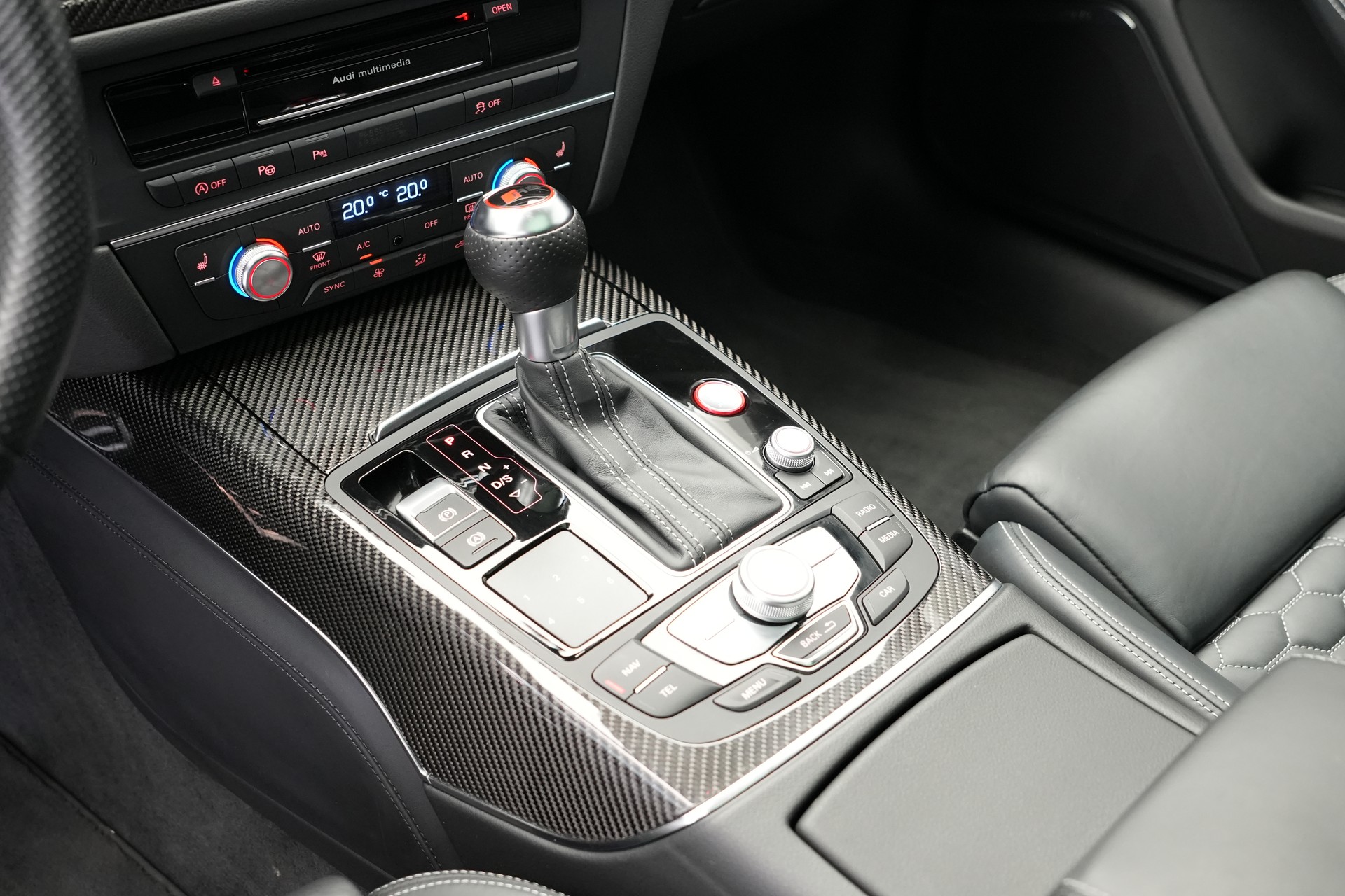 AUDI RS6 Avant 4.0 TFSI V8 quattro Tiptronic *Head-Up* *Dynamikpaket* *Sportauspuff*-image-28