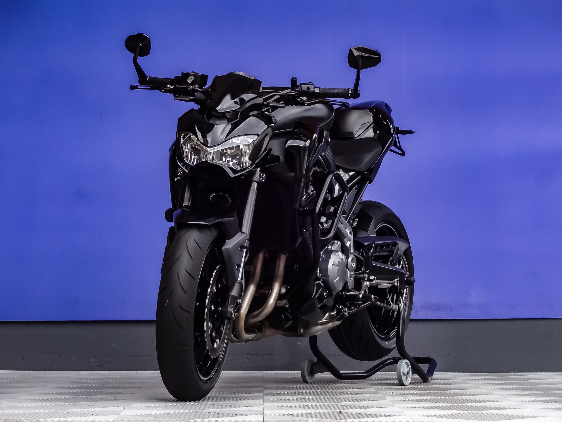 KAWASAKI Z 900-showroom-element-2