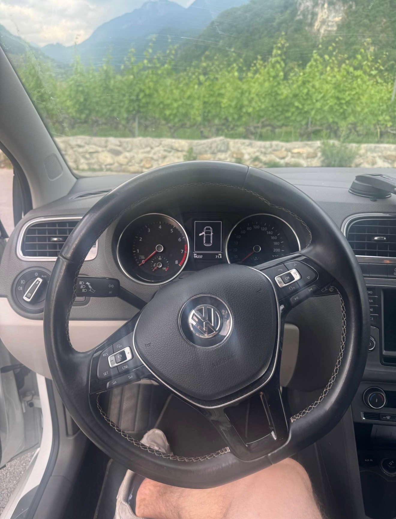 VW 1.2 TSI 110 BlueMT Lounge DSG-image-2