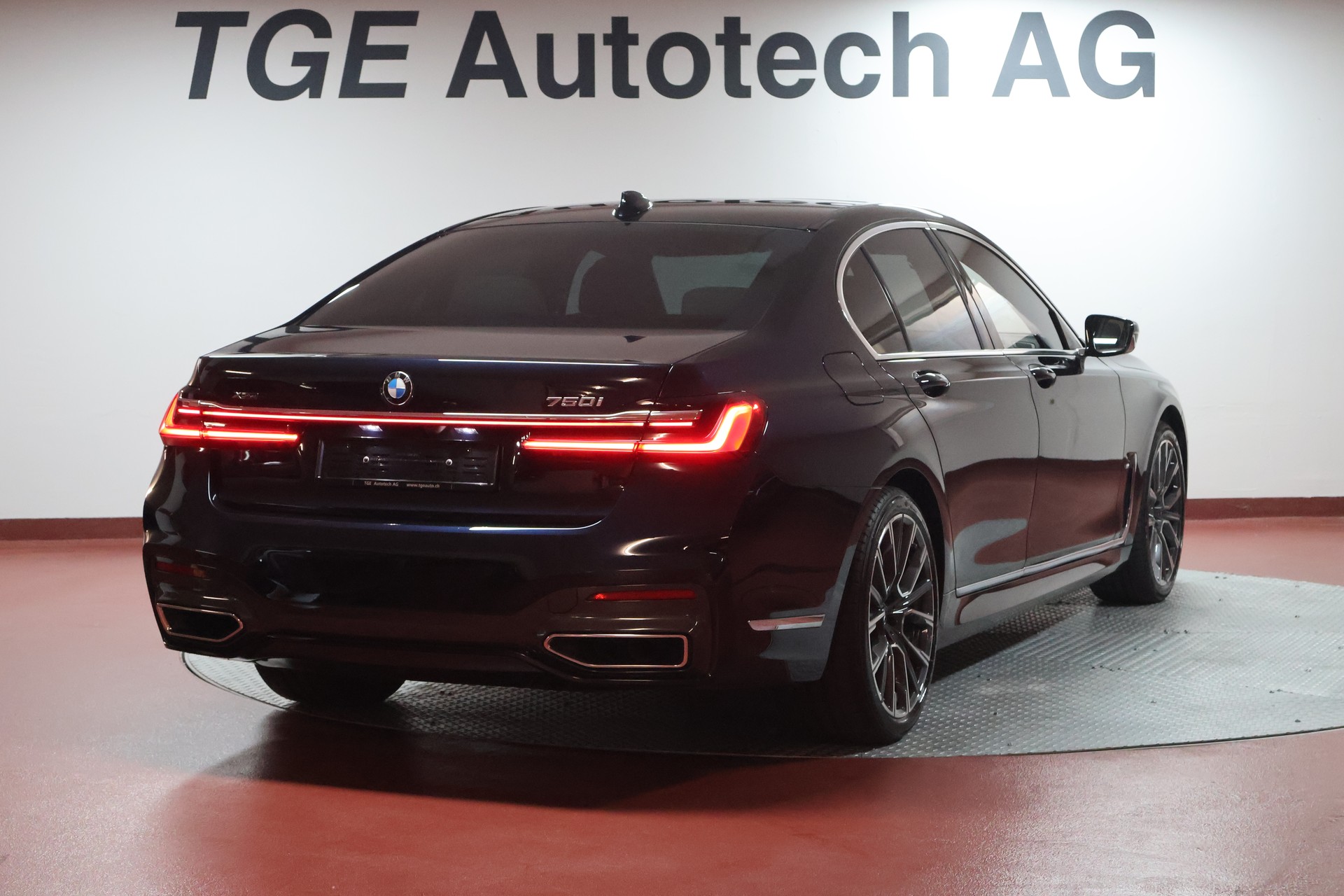 BMW 750i xDrive Steptronic M Sportpaket-image-23