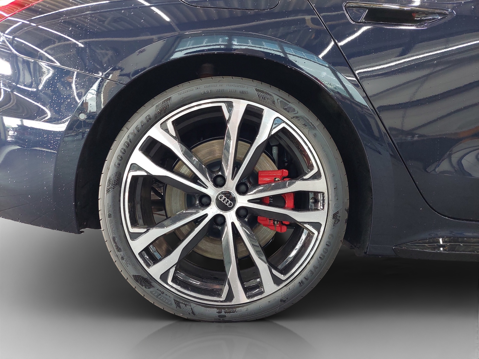 AUDI A5 Avant e-hybrid quattro 270 kW S tronic-image-15