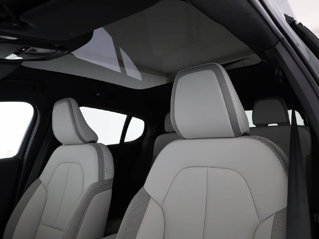 VOLVO EC40 Twin Ultra AWD XCENTRIC-image-27