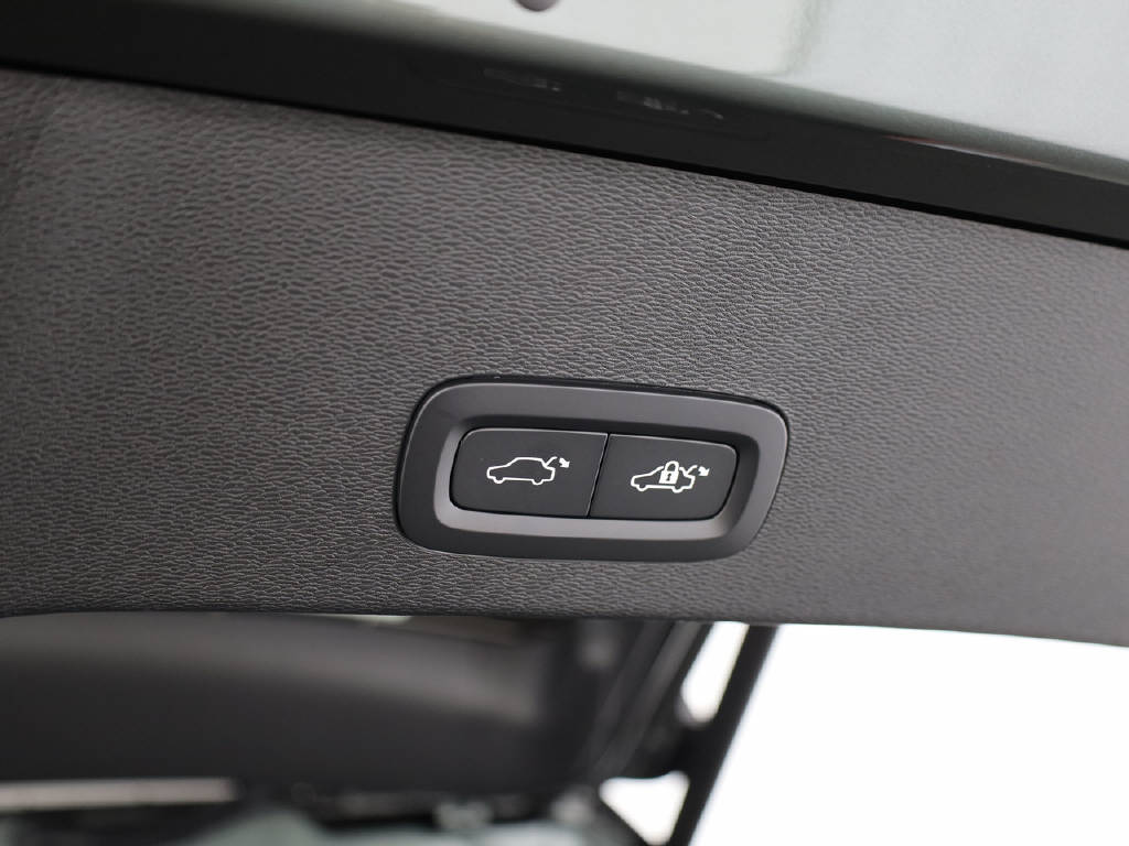 VOLVO EC40 Twin Ultra AWD XCENTRIC-image-22
