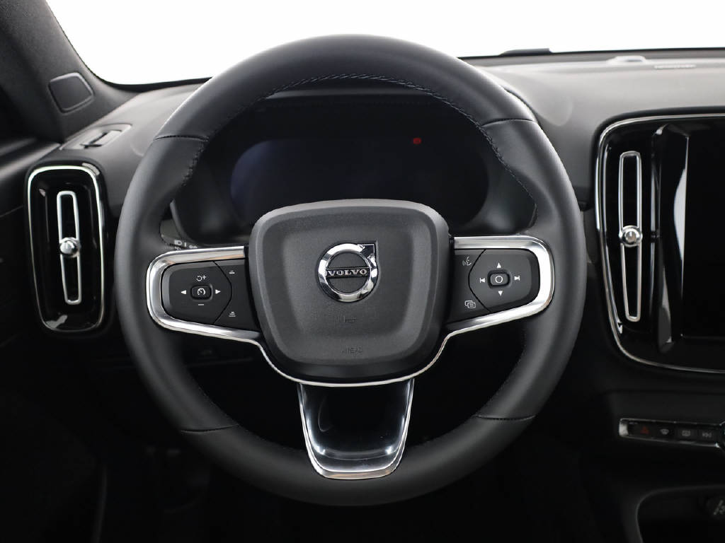 VOLVO EC40 Twin Ultra AWD XCENTRIC-image-26