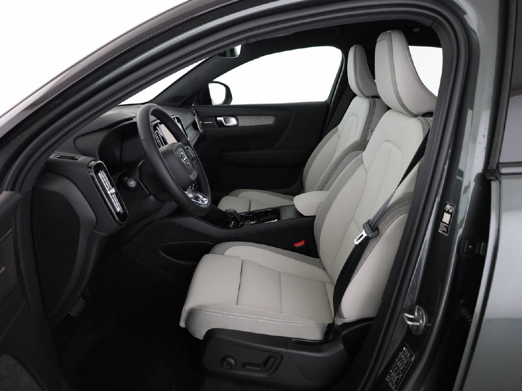 VOLVO EC40 Twin Ultra AWD XCENTRIC-showroom-element-1
