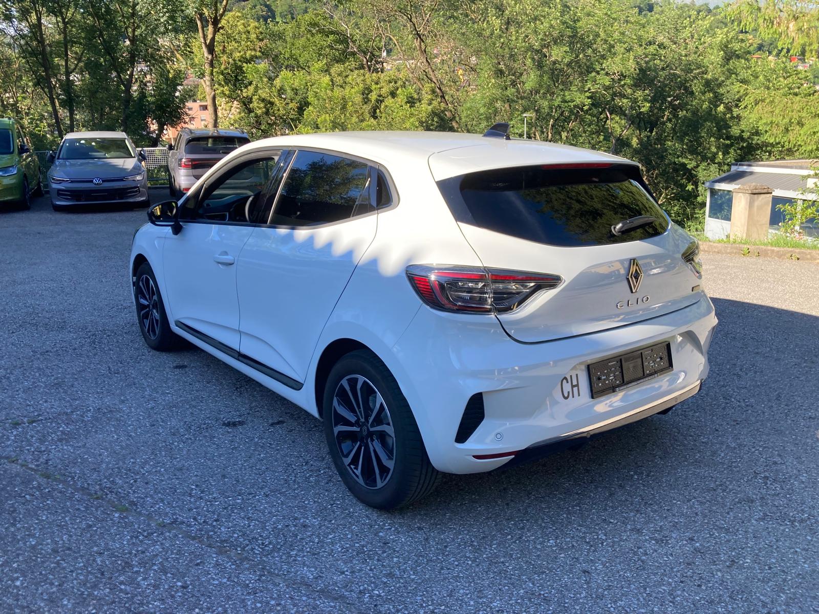 RENAULT Clio 1.6 E-Tech Techno-image-4